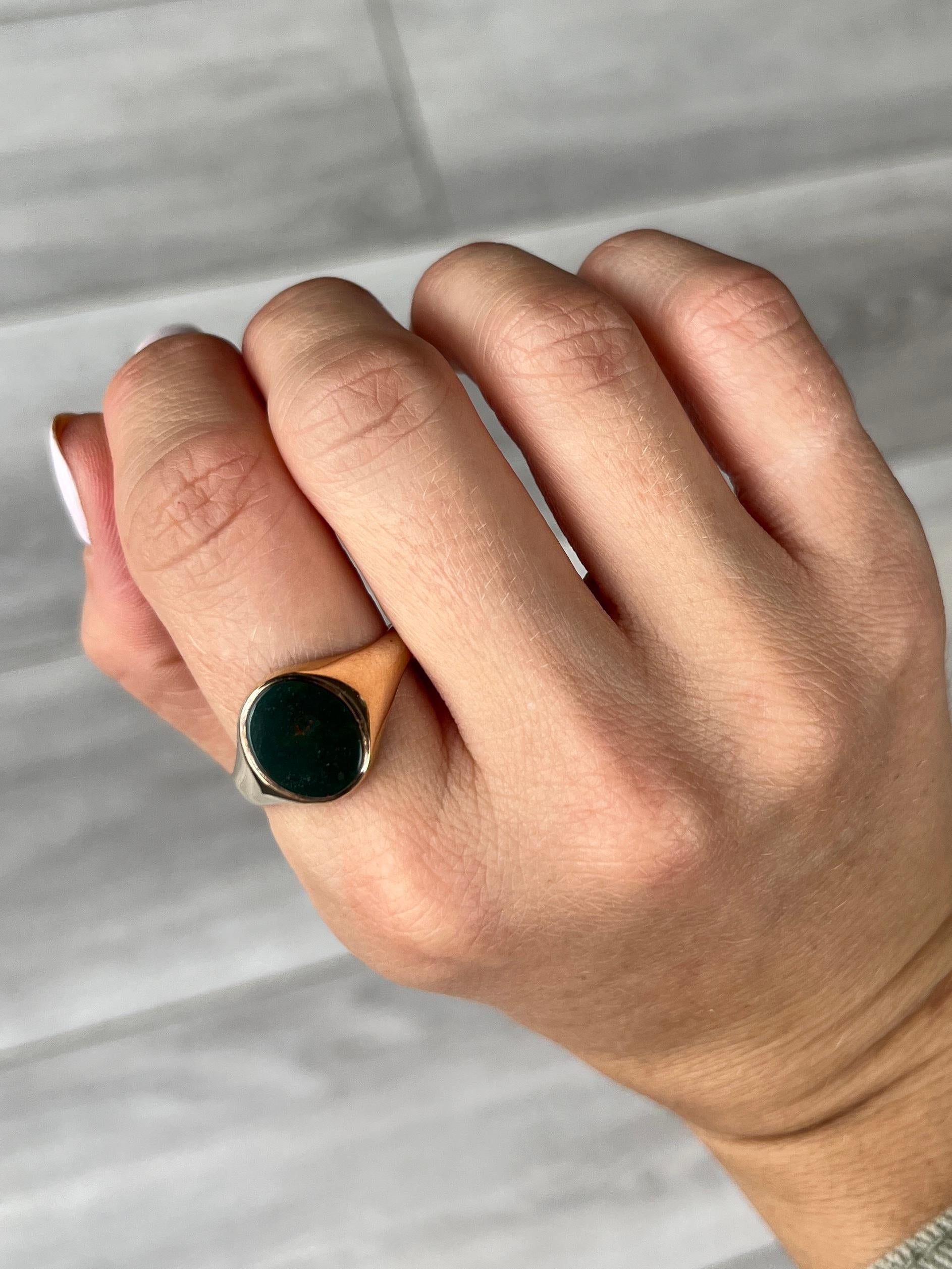Women's or Men's Vintage Bloodstone and 9 Carat Gold Signet Ring