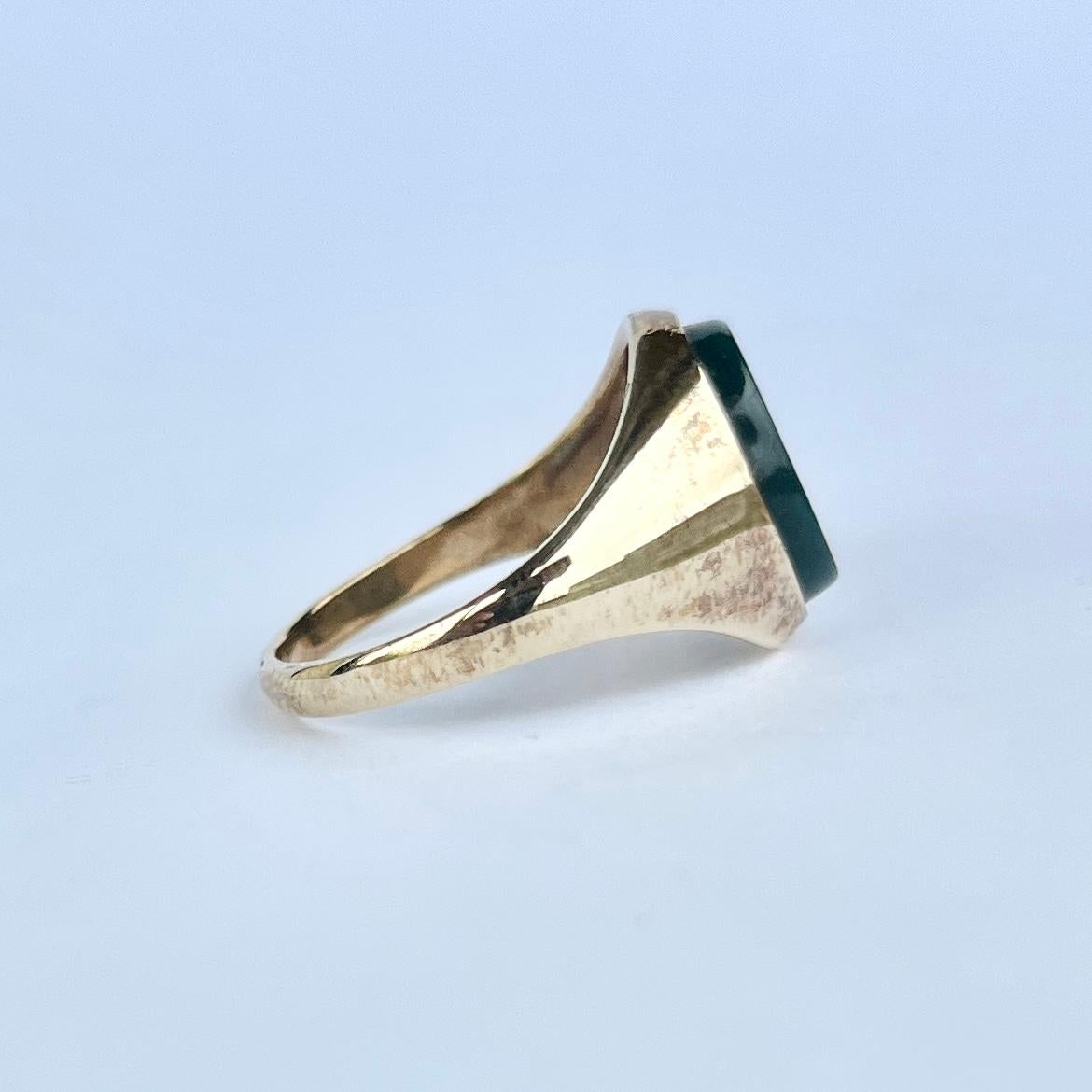 Bague sigillaire vintage en or 9 carats et pierre de sang Unisexe en vente