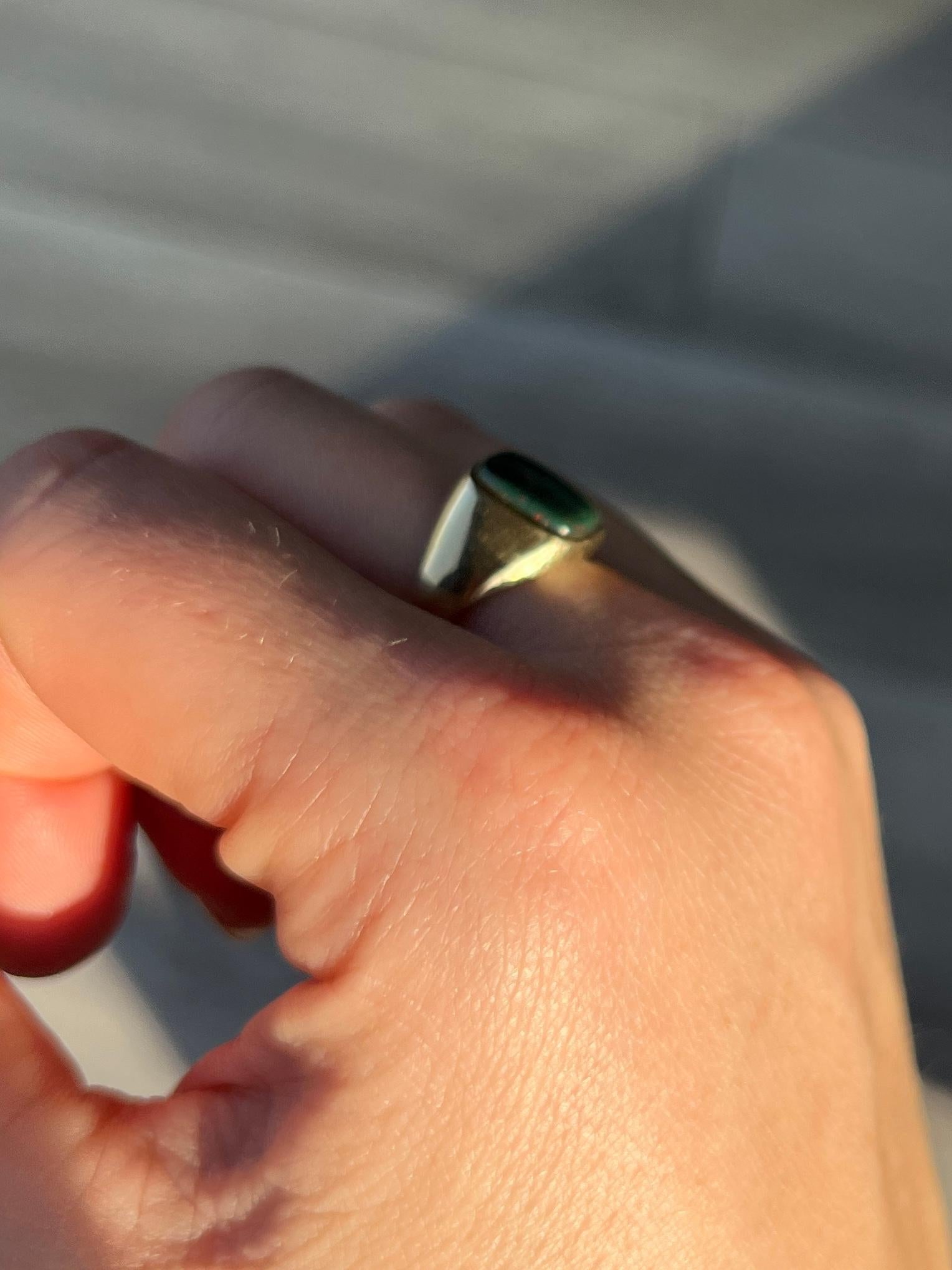 Women's or Men's Vintage Bloodstone and 9 Carat Gold Signet Ring For Sale