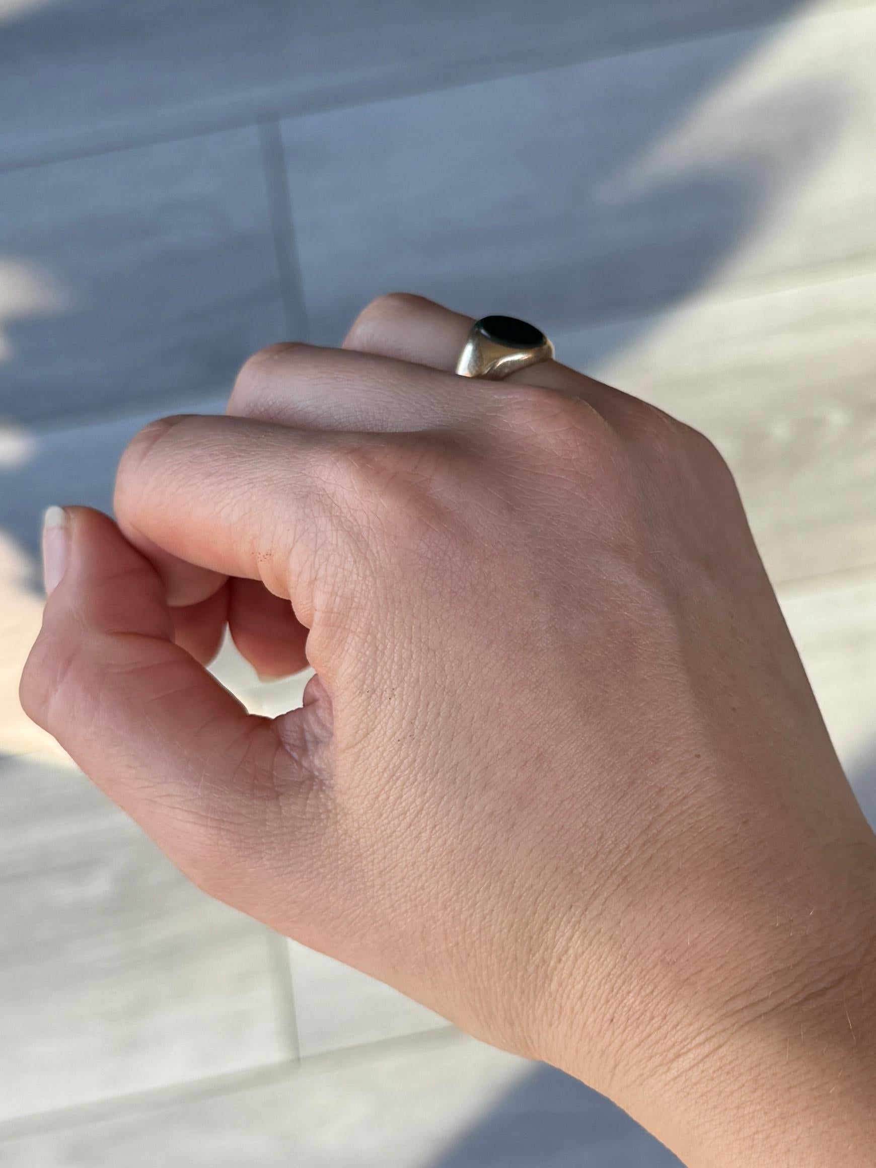 Women's or Men's Vintage Bloodstone and 9 Carat Gold Signet Ring For Sale