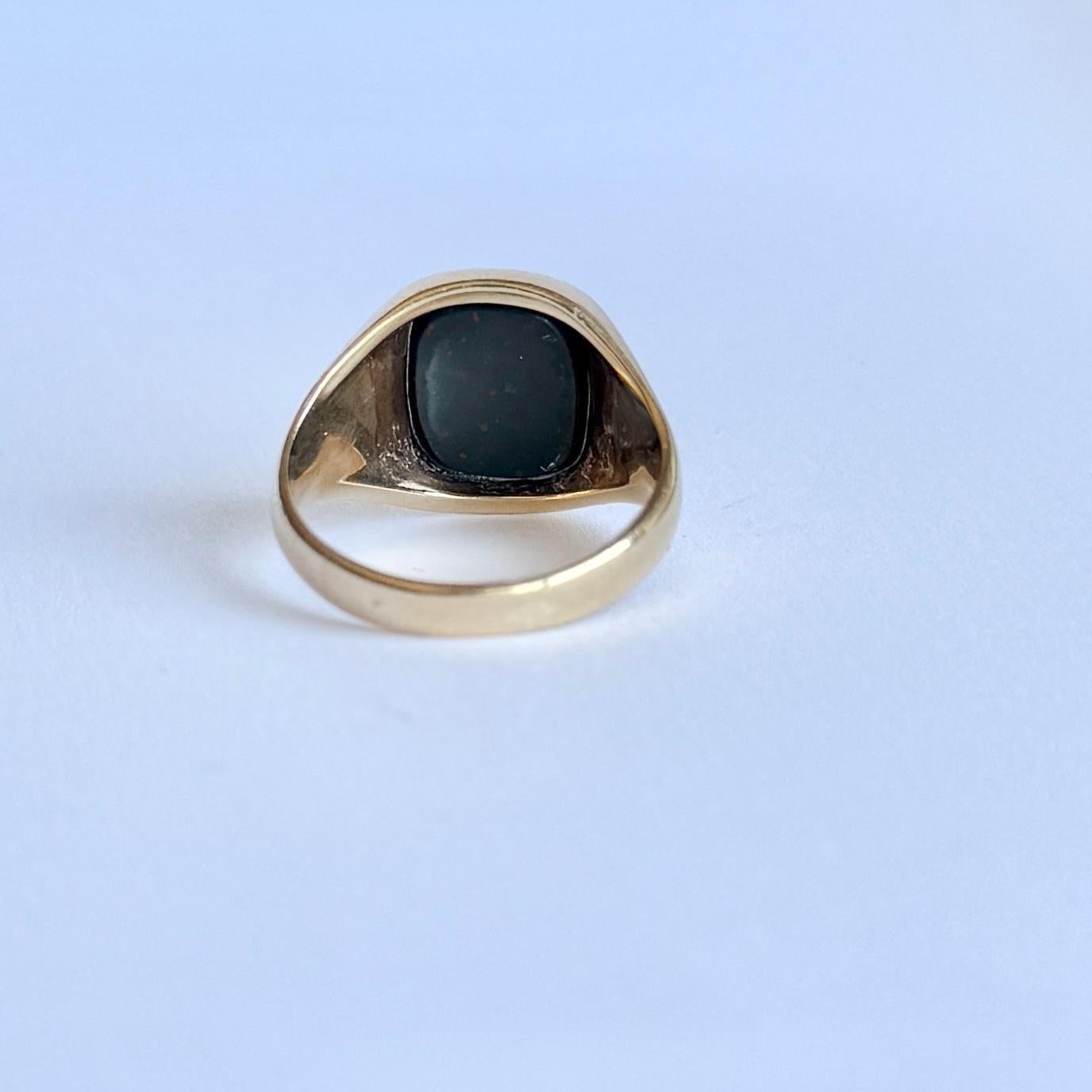 Vintage Bloodstone and 9 Carat Gold Signet Ring For Sale 1