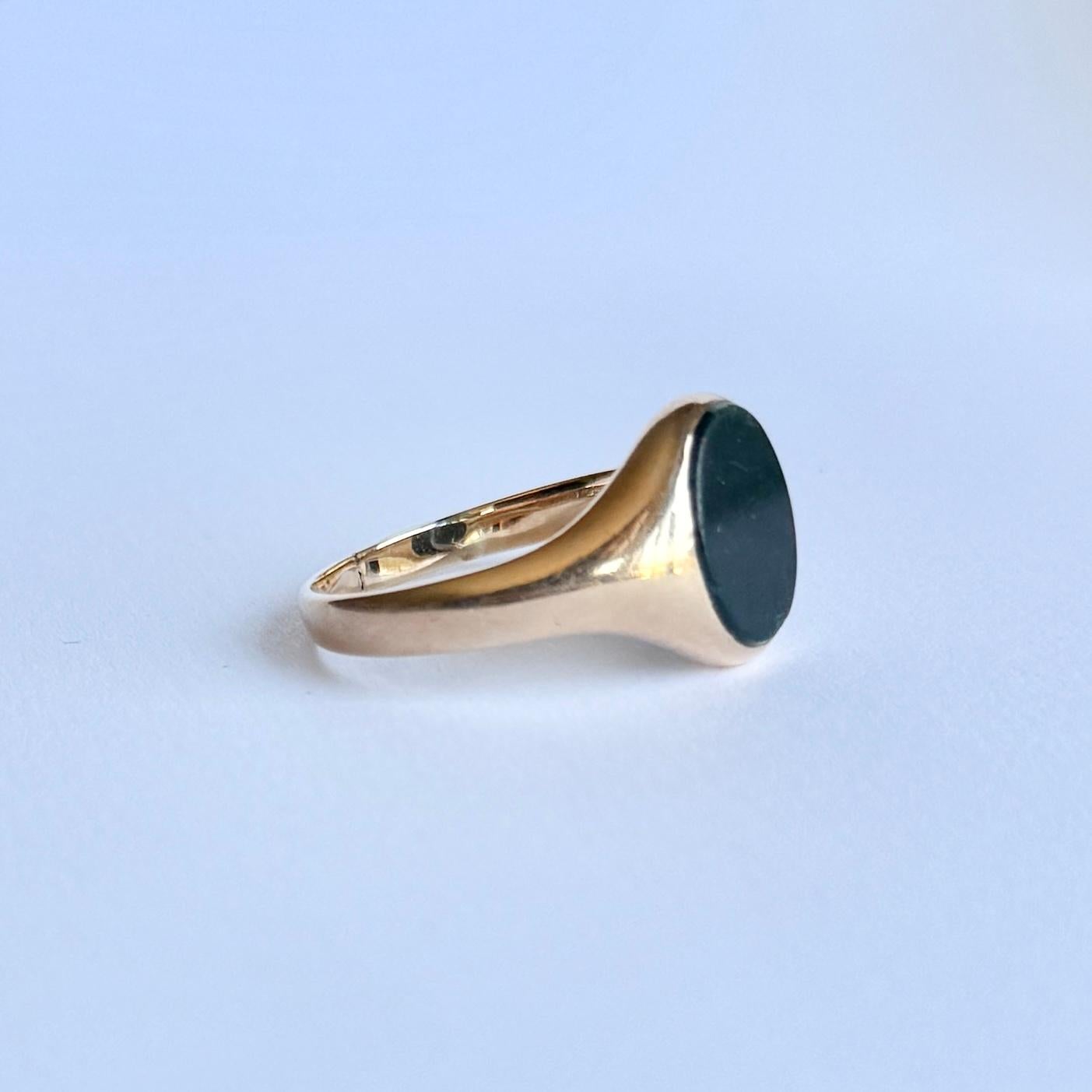 Vintage Bloodstone and 9 Carat Gold Signet Ring For Sale 1