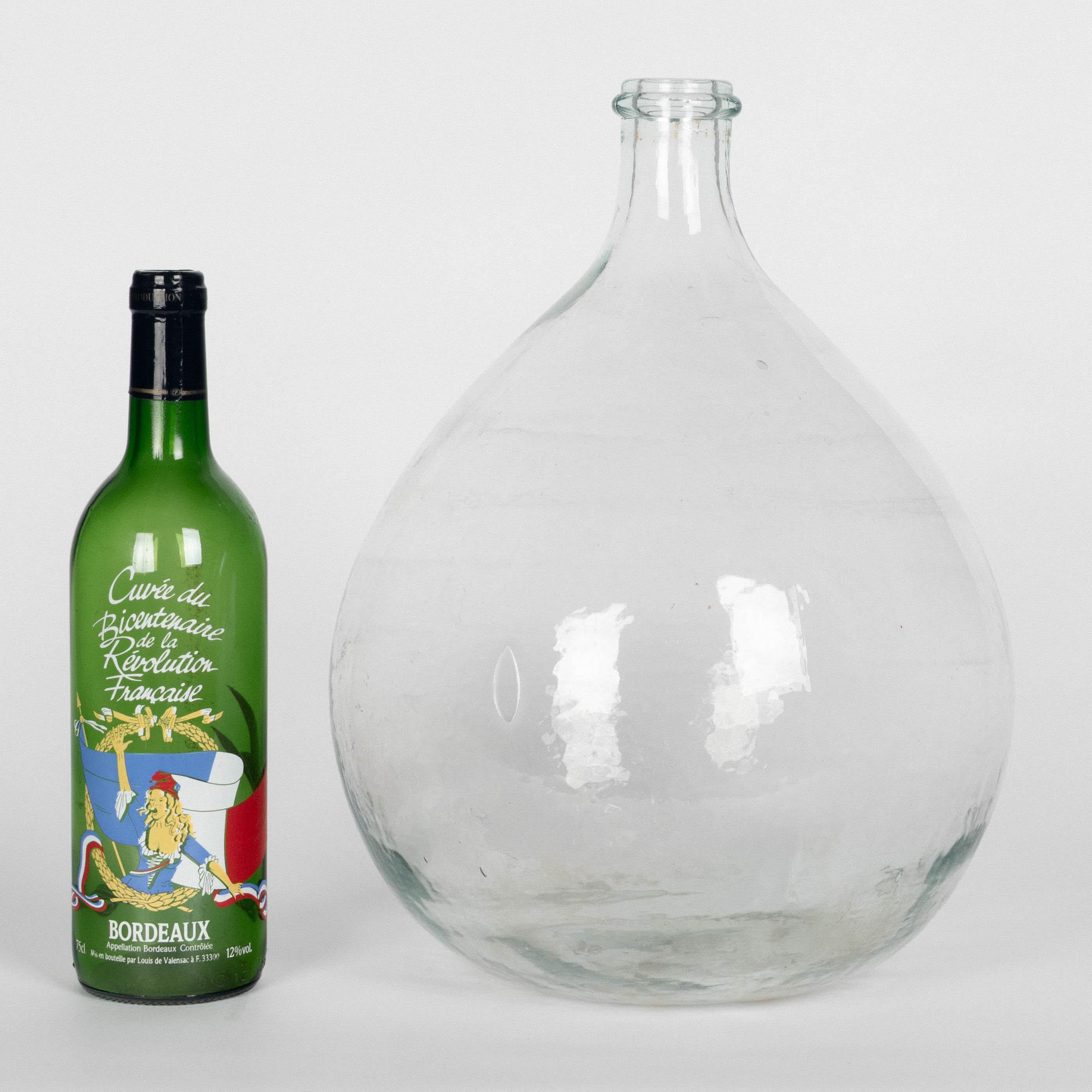 Juego de 2 botellas de vidrio soplado de época en Bueno estado para la venta en Winter Park, FL