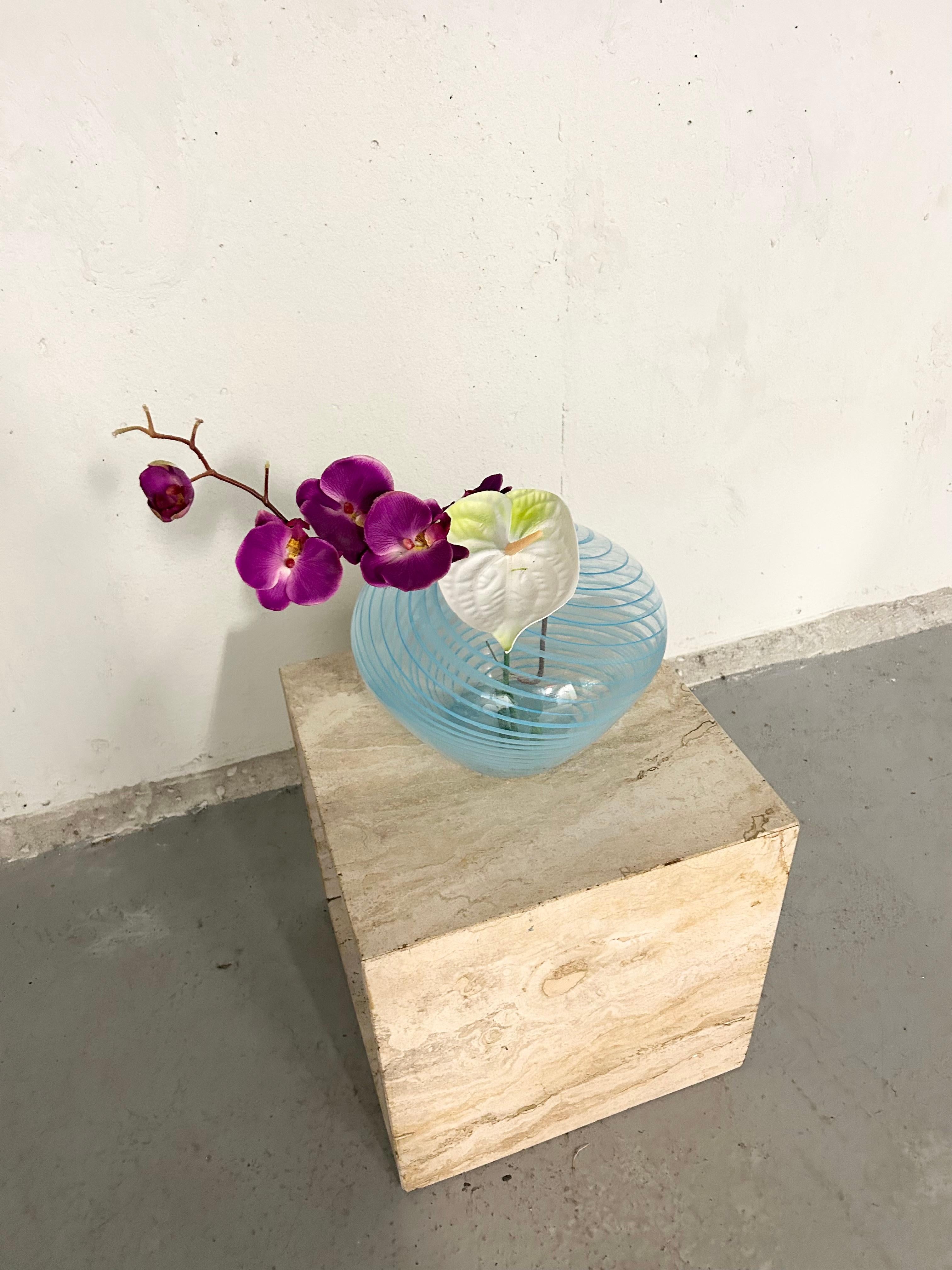 Vintage-Vase aus geblasenem Glas im Zustand „Gut“ im Angebot in Brooklyn, NY