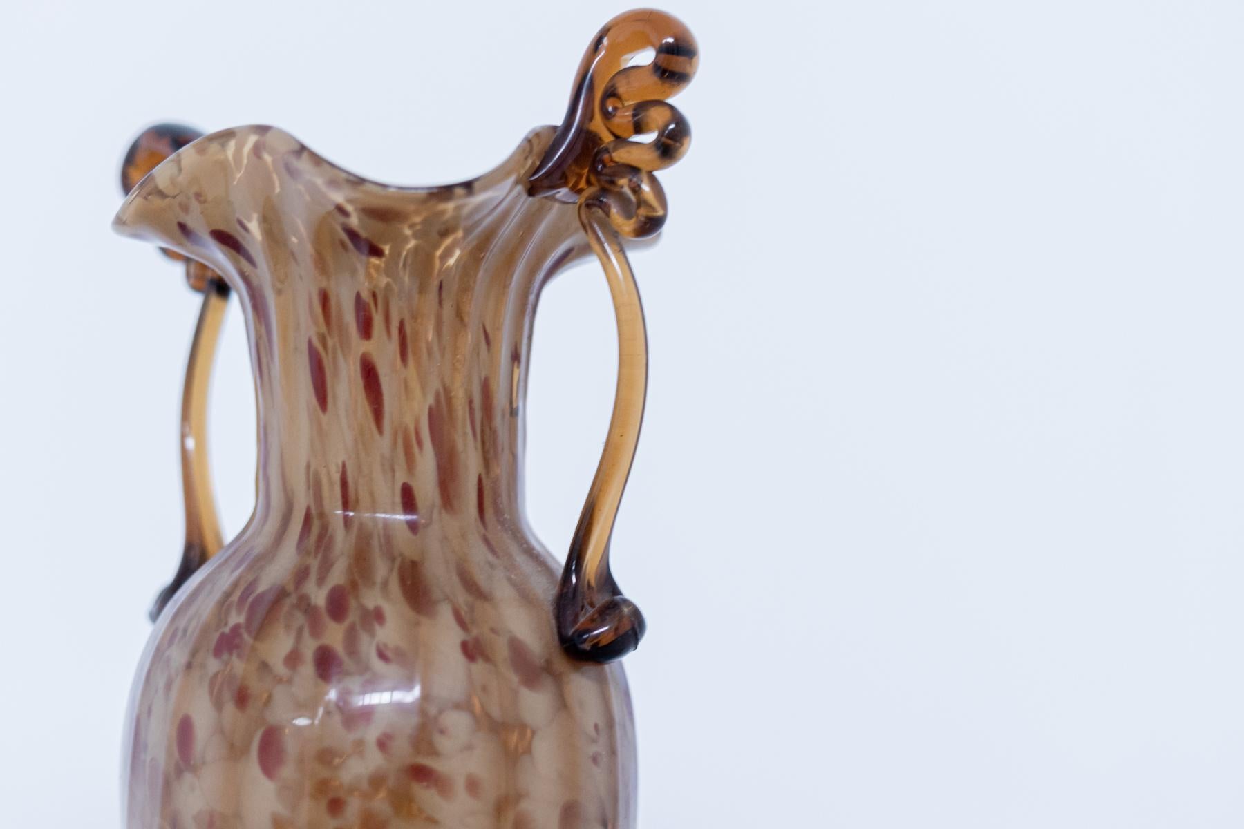 Vintage-Vase aus braunem Murano-Glas von Fratelli Toso, 1920er Jahre im Angebot 1