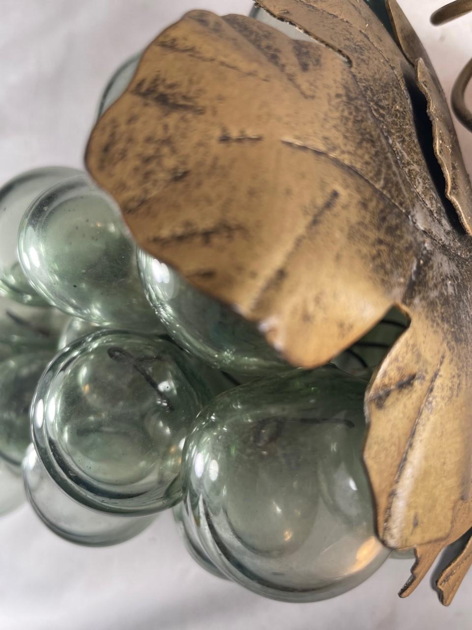 Fait main Sculpture de raisins en verre fumé vintage soufflé. en vente