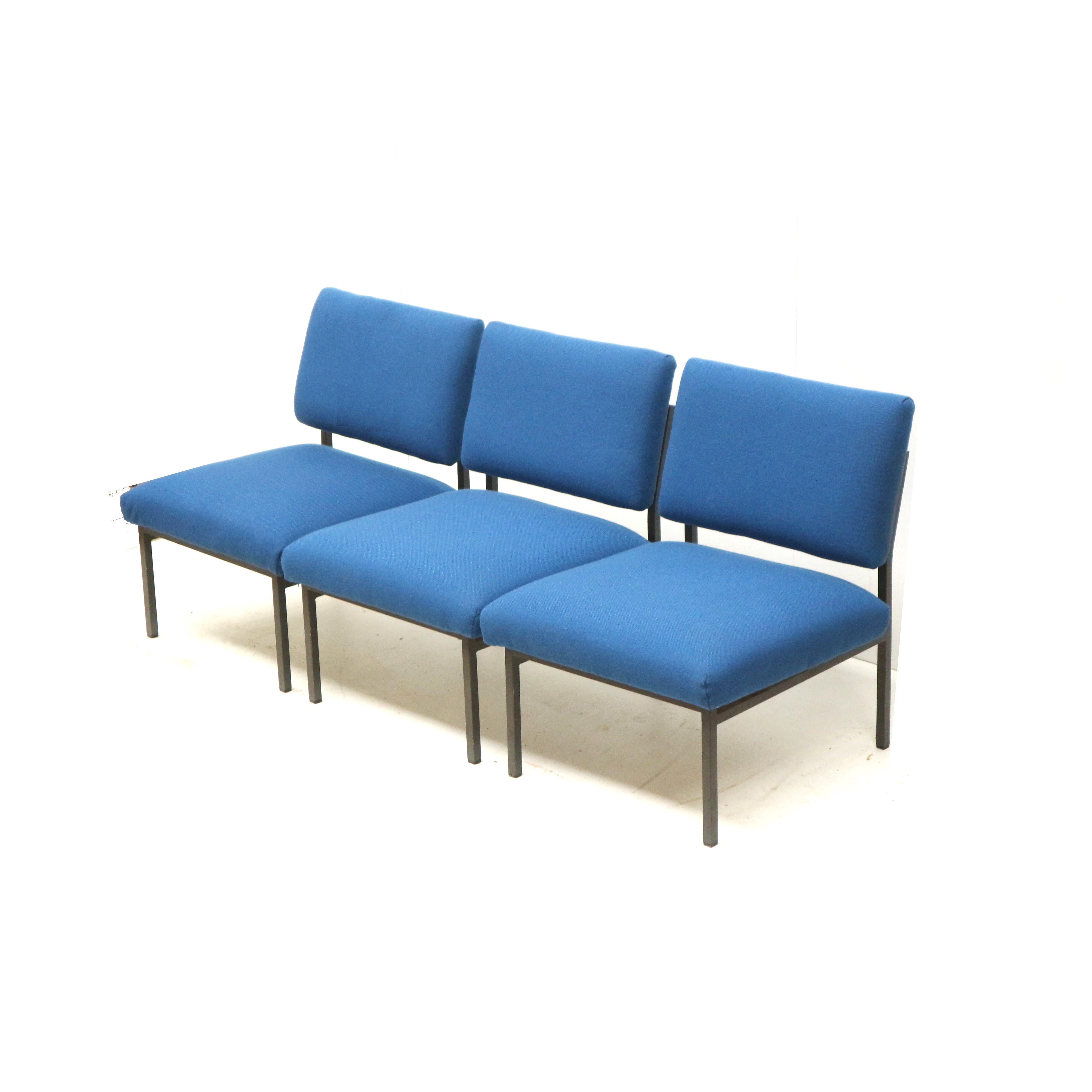Sofá azul vintage de 3 plazas/set de 3 sillones de los años 70 Moderno de mediados de siglo en venta