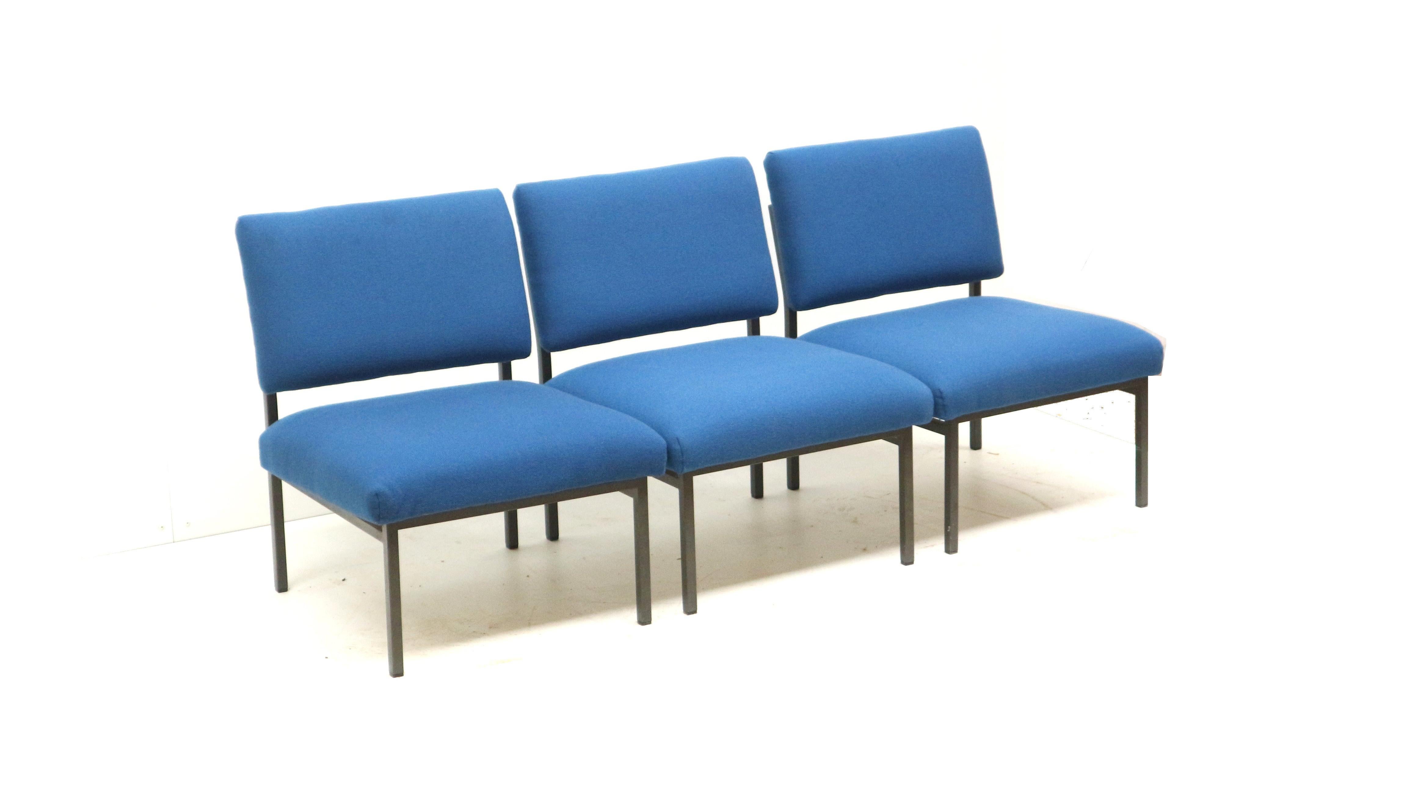 Sofá azul vintage de 3 plazas/set de 3 sillones de los años 70 en venta 2