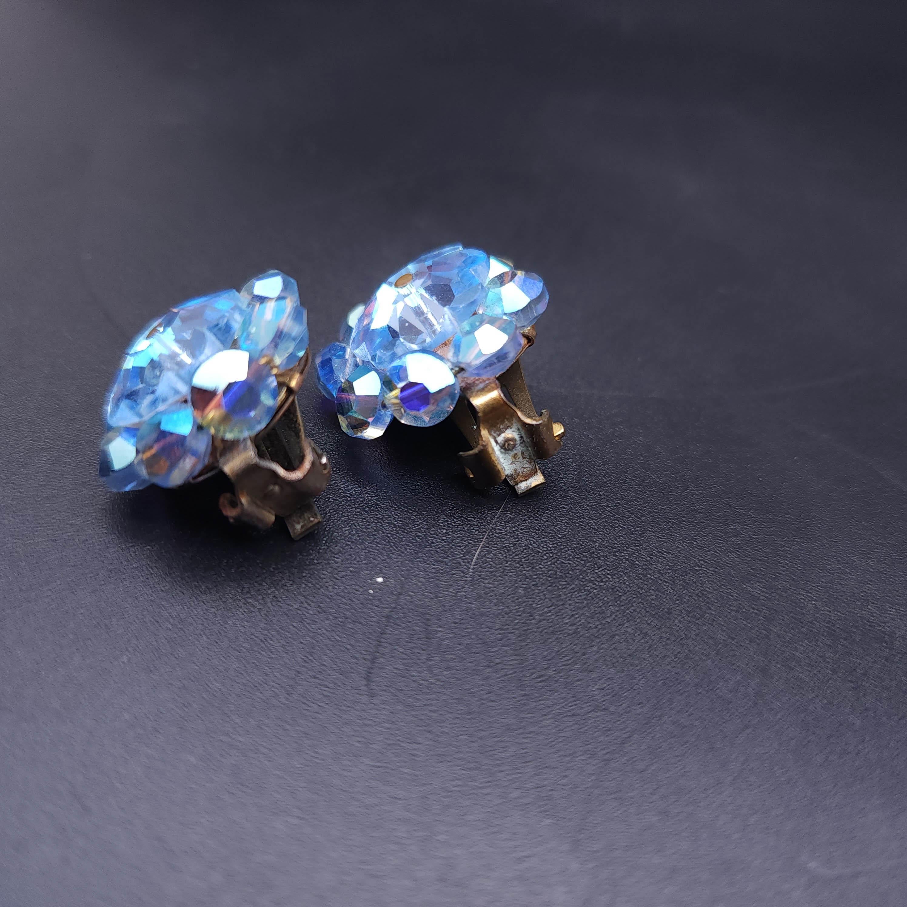Women's or Men's Vintage Blue AB Crystal Demi Parure, Pin & Clip On Earrings, Aurora Borealis For Sale