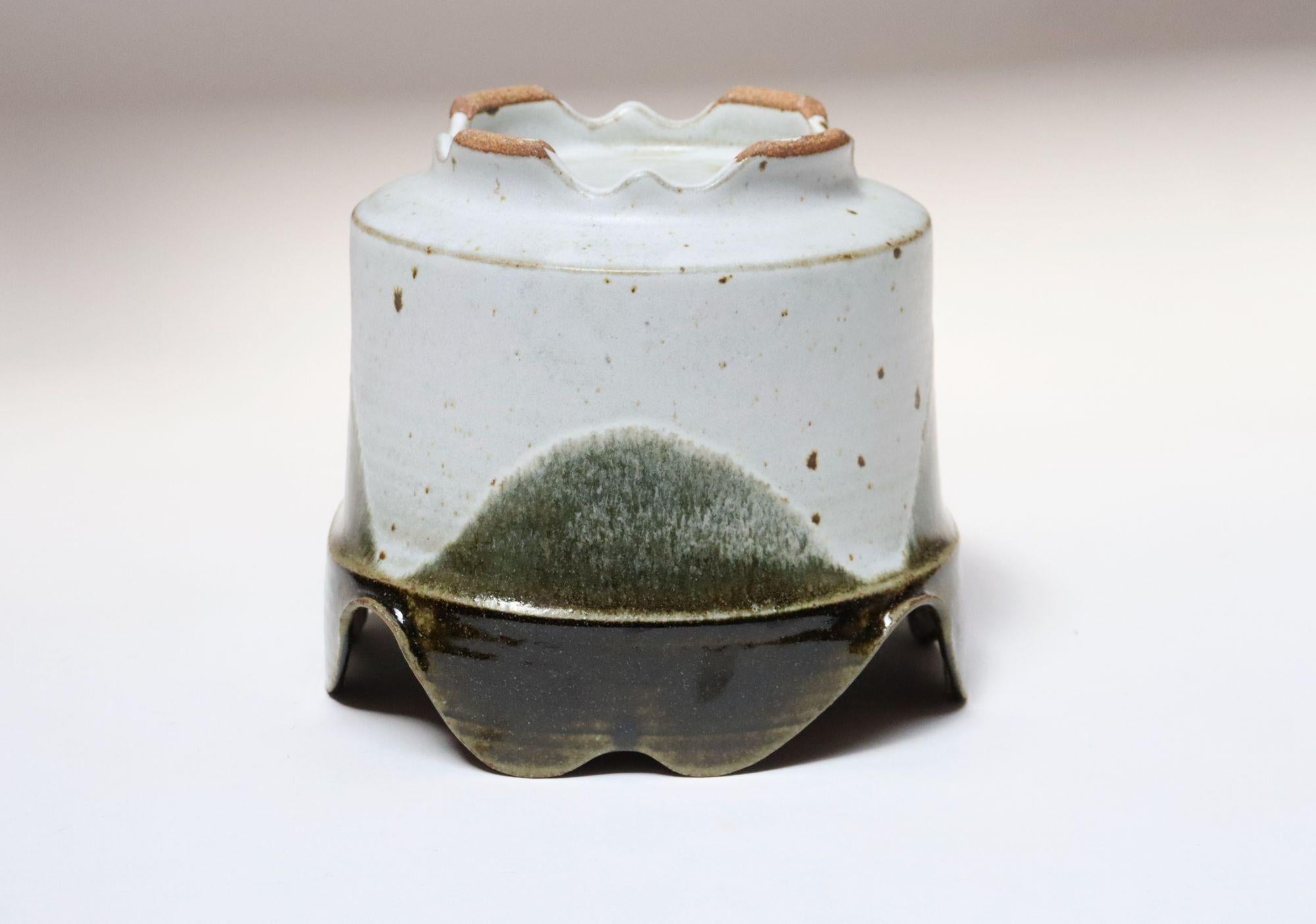 Viereckiger Übertopf in Blau und Grün von Studio Pottery by Deanna Nichols im Angebot 1