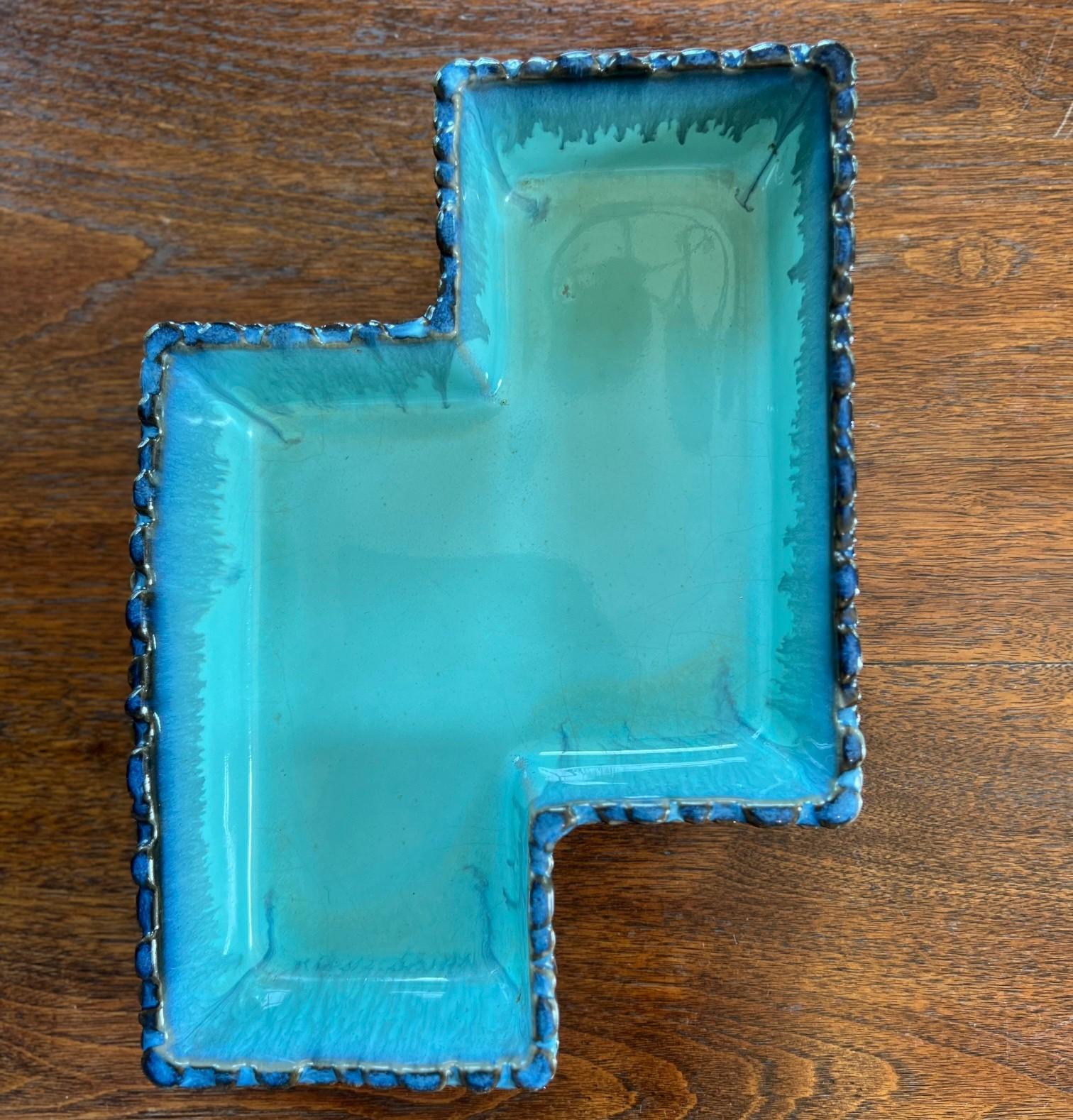 Vintage Blue and Turquoise Japanese Hishikigama Water Basin/Ikibana Vessel In Good Condition For Sale In Morristown, NJ