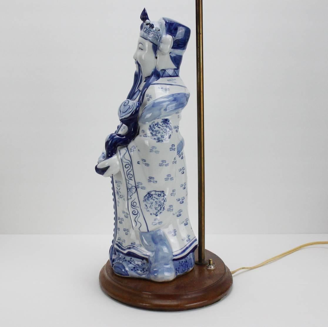 Vintage Blue and White Ceramic Chinese Figural Lamp In Excellent Condition For Sale In Sacramento, CA