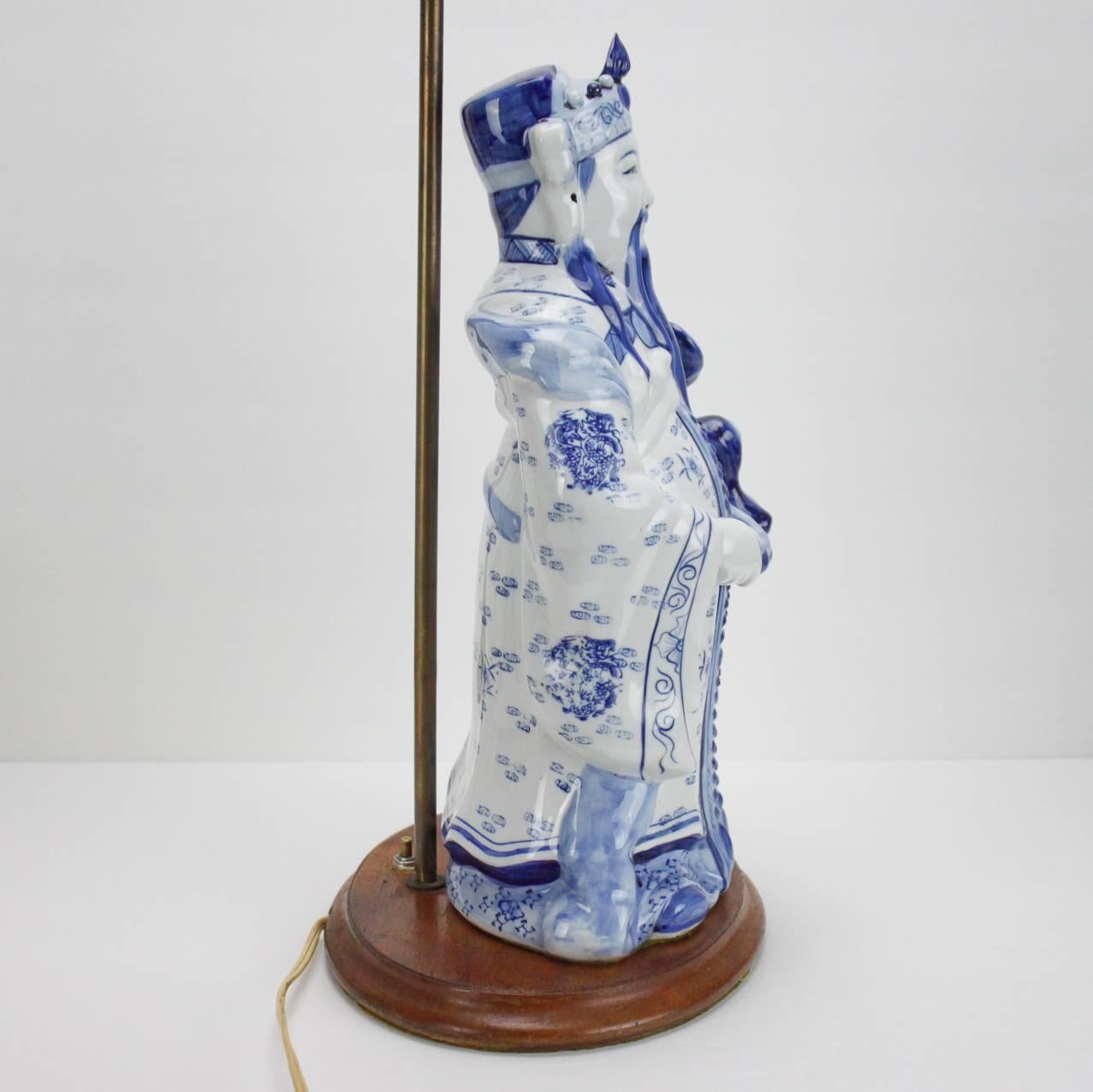 Vintage Blue and White Ceramic Chinese Figural Lamp For Sale 1