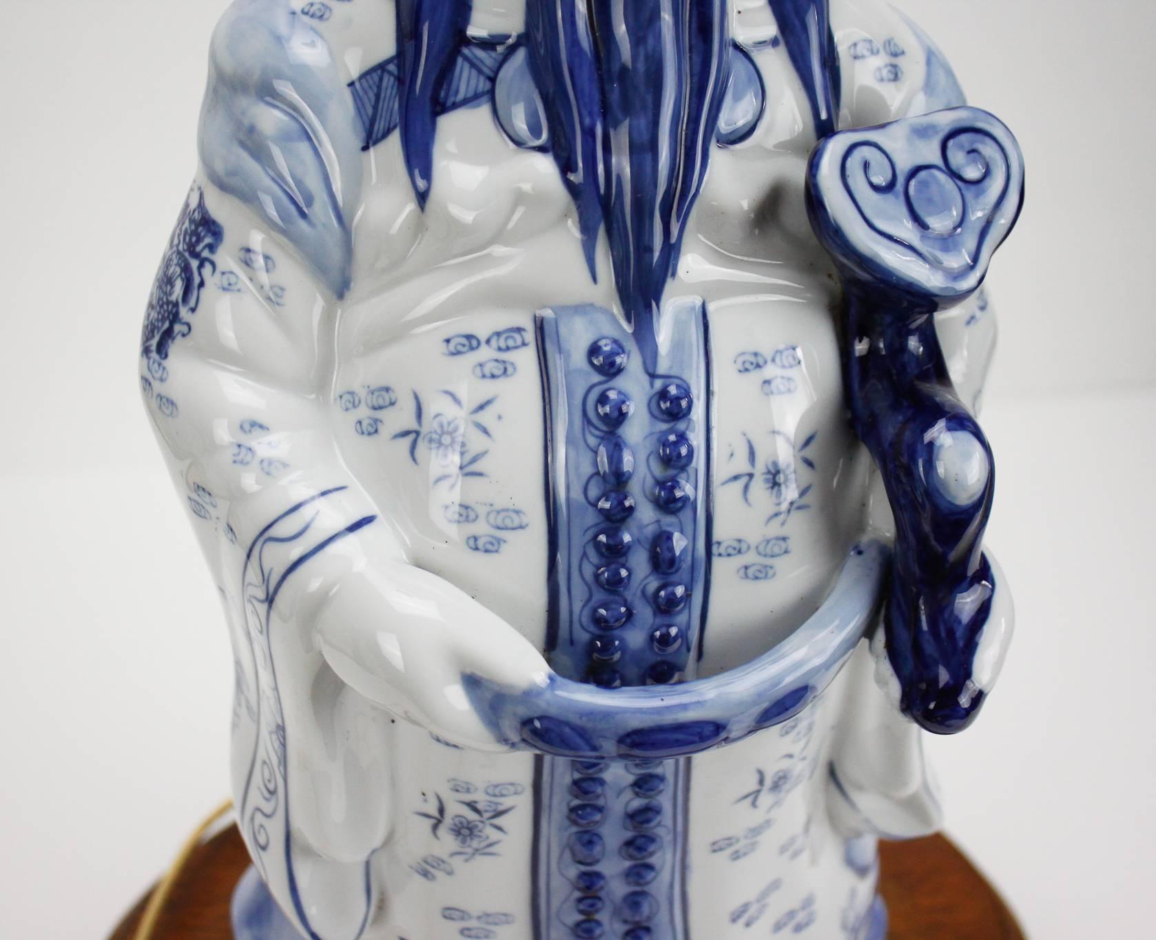 Vintage Blue and White Ceramic Chinese Figural Lamp For Sale 3