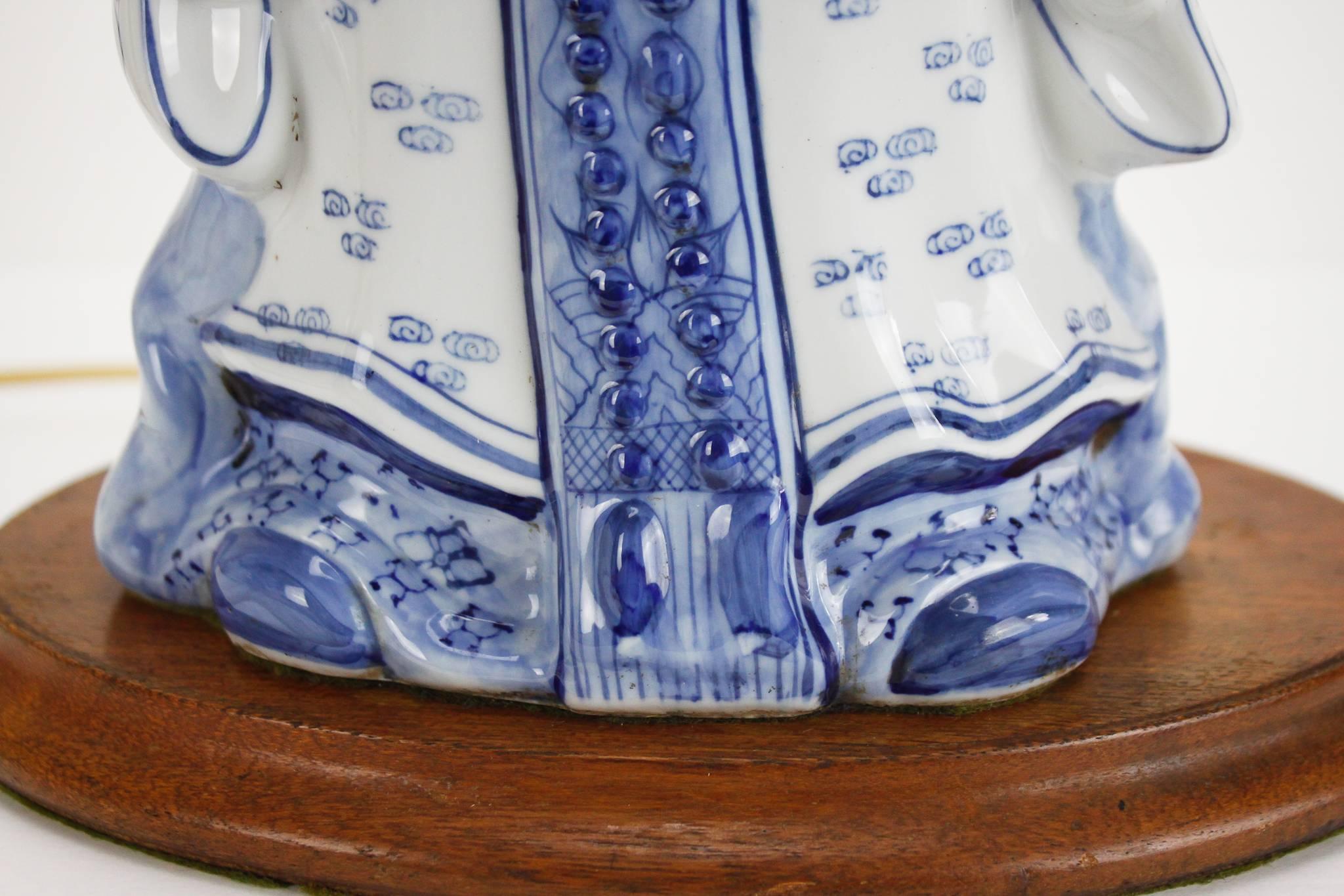 Vintage Blue and White Ceramic Chinese Figural Lamp For Sale 5