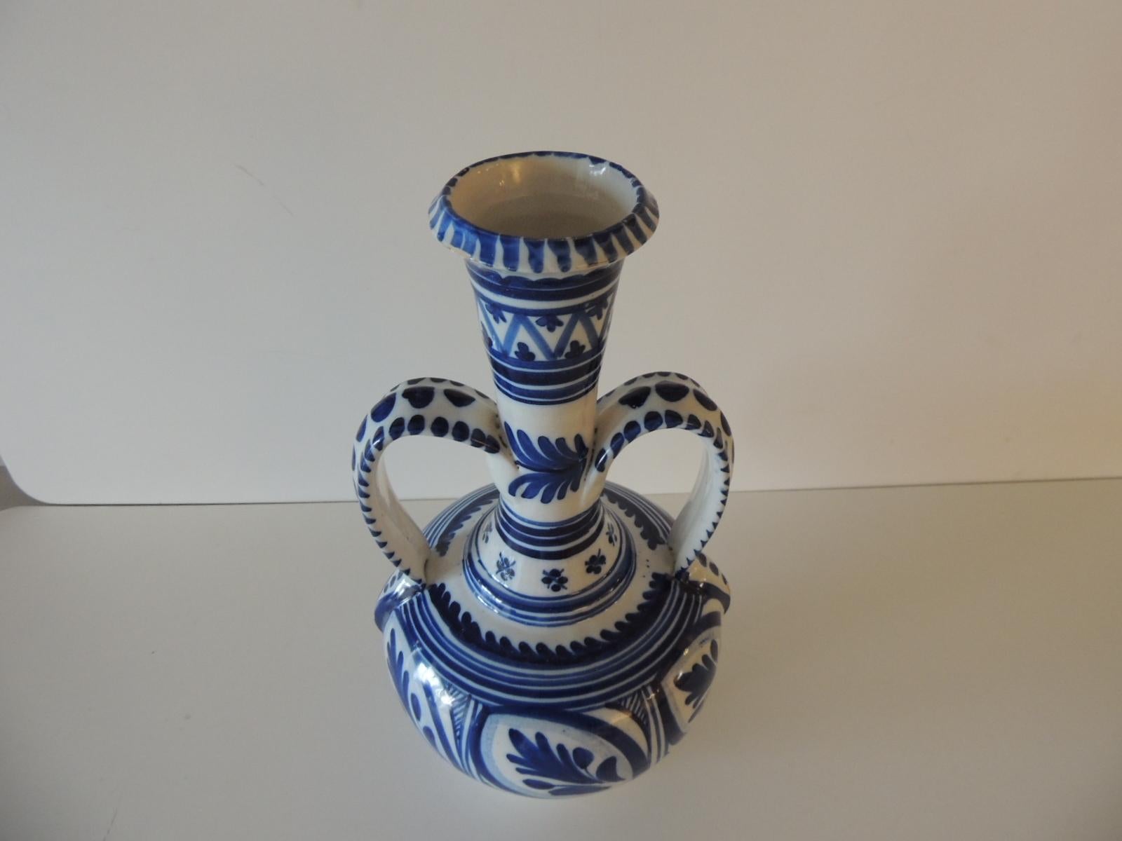 mexican blue and white pottery