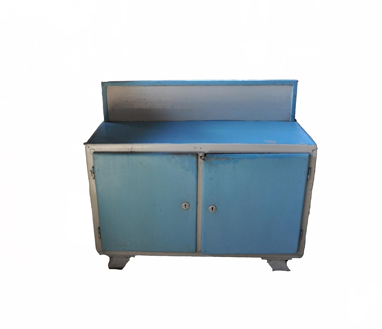 Vintage Blue and White Painted Cabinet In Good Condition For Sale In Lábatlan, HU
