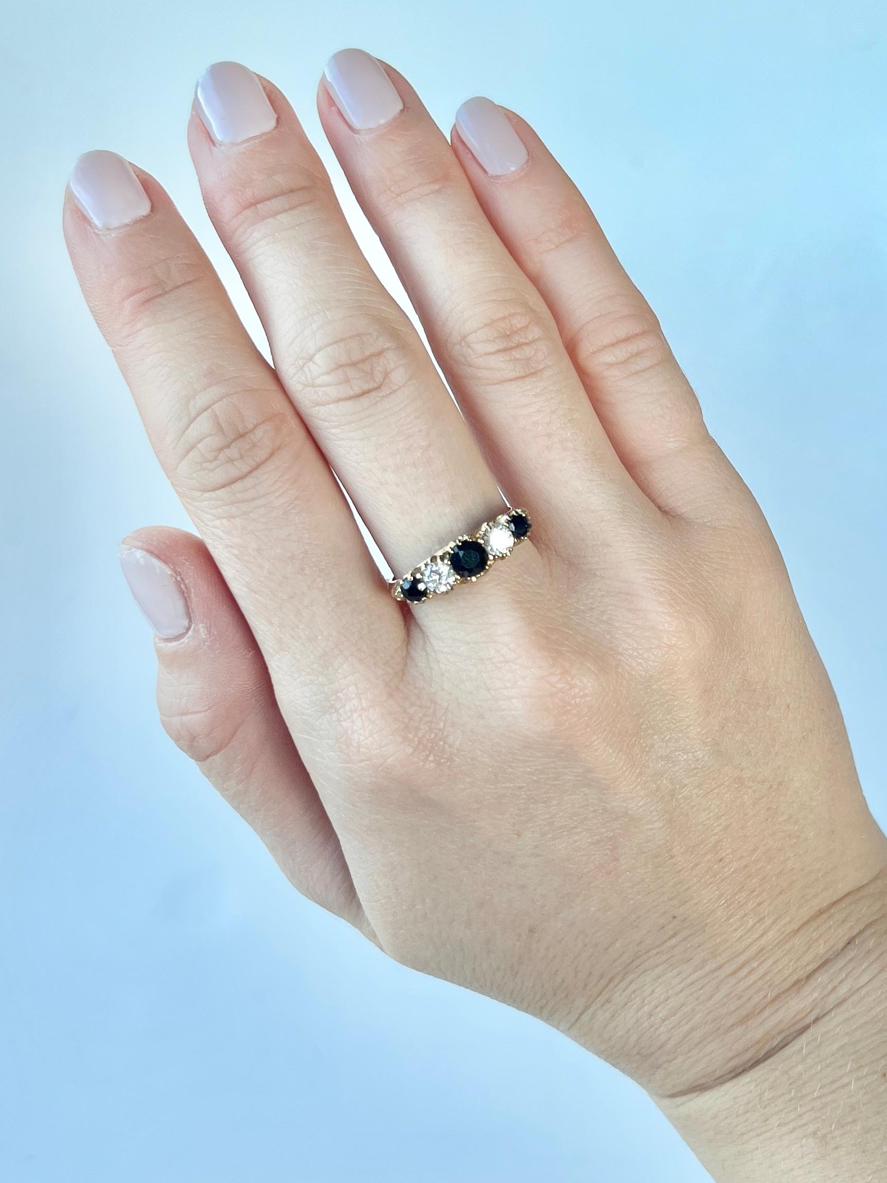 Vintage Blue and White Paste 9 Carat Gold Five-Stone Ring In Good Condition For Sale In Chipping Campden, GB