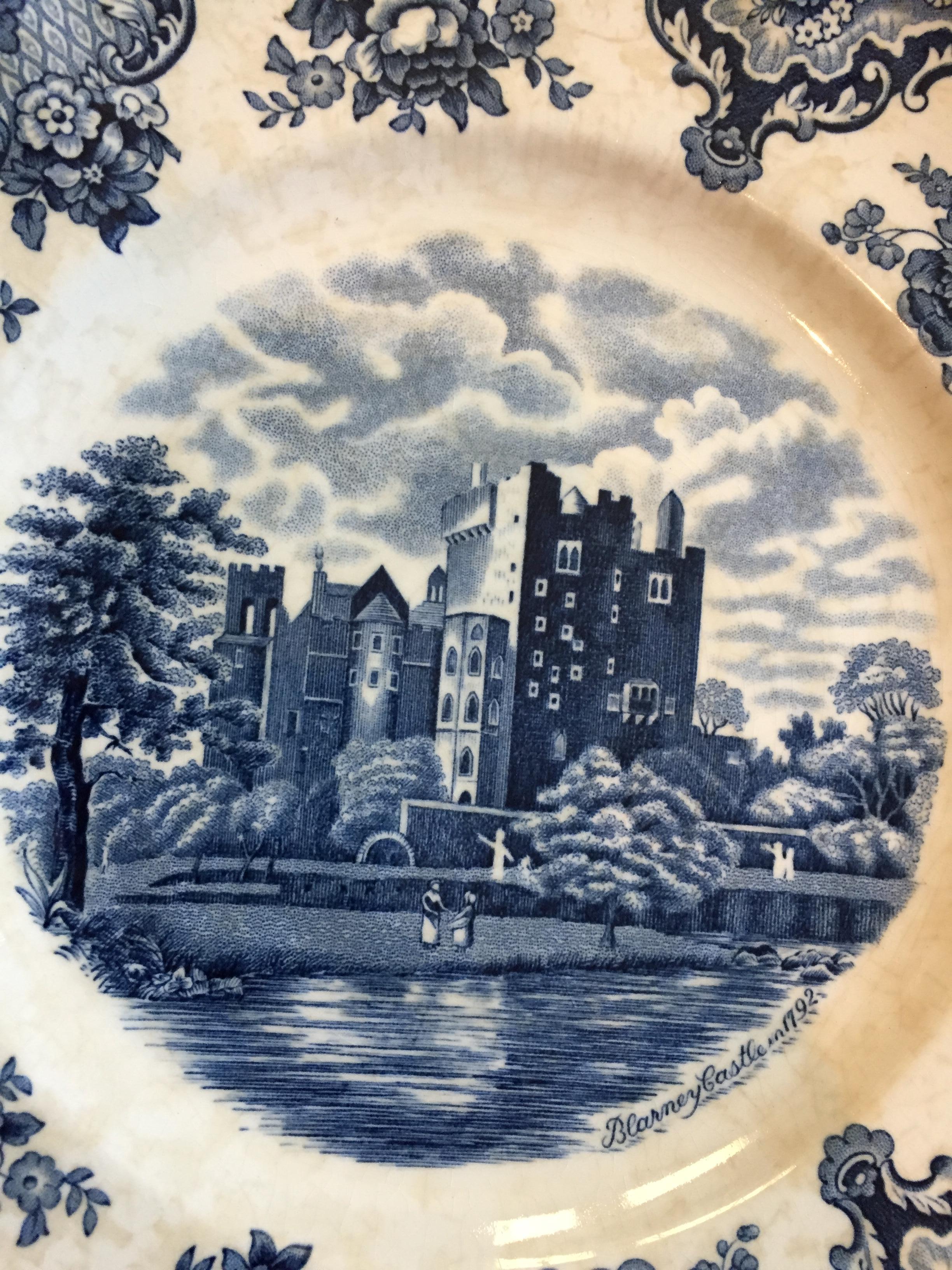 20th Century Vintage Blue and White Platter in the Chinese Style, England For Sale