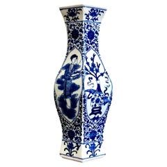 Jarrón vintage de porcelana azul y blanca