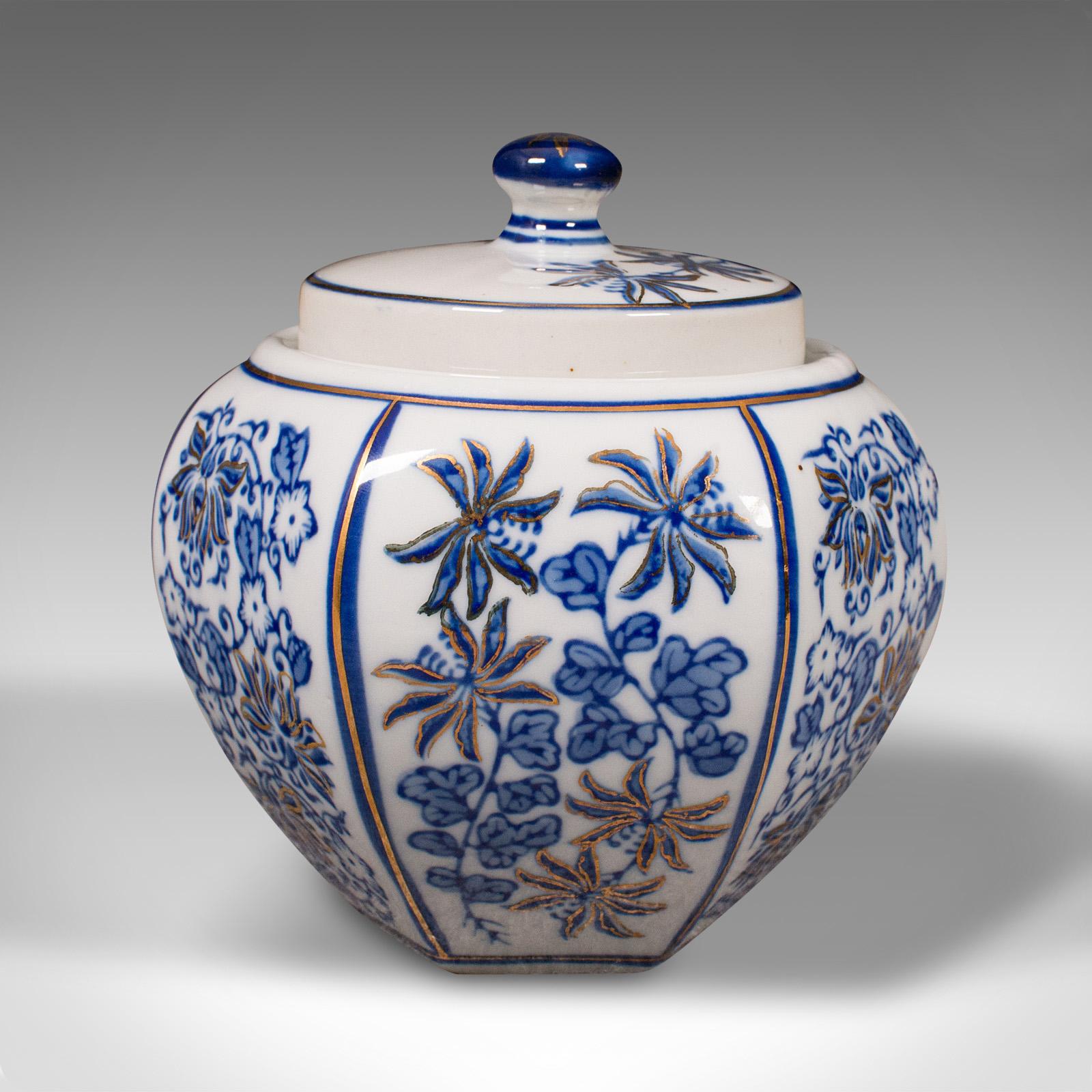 Chinois Pot à épices vintage bleu et blanc, chinois, céramique, pot décoratif, Art Decoro en vente