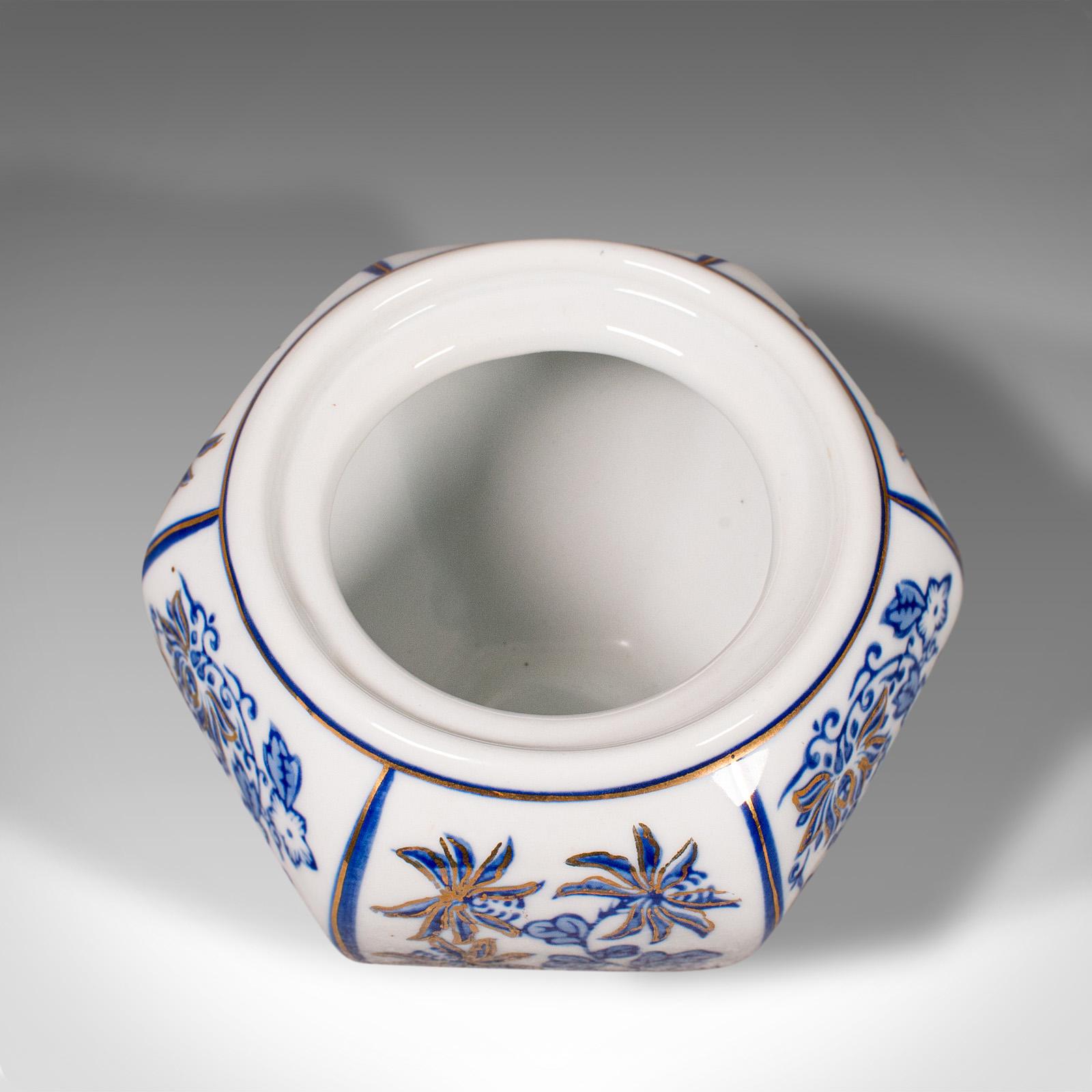 Vintage Blue and White Spice Jar, Chinese, Ceramic, Decorative Pot, Art Deco For Sale 3