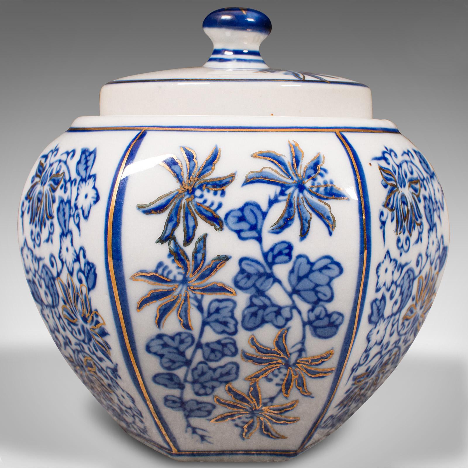 Vintage Blue and White Spice Jar, Chinese, Ceramic, Decorative Pot, Art Deco For Sale 4