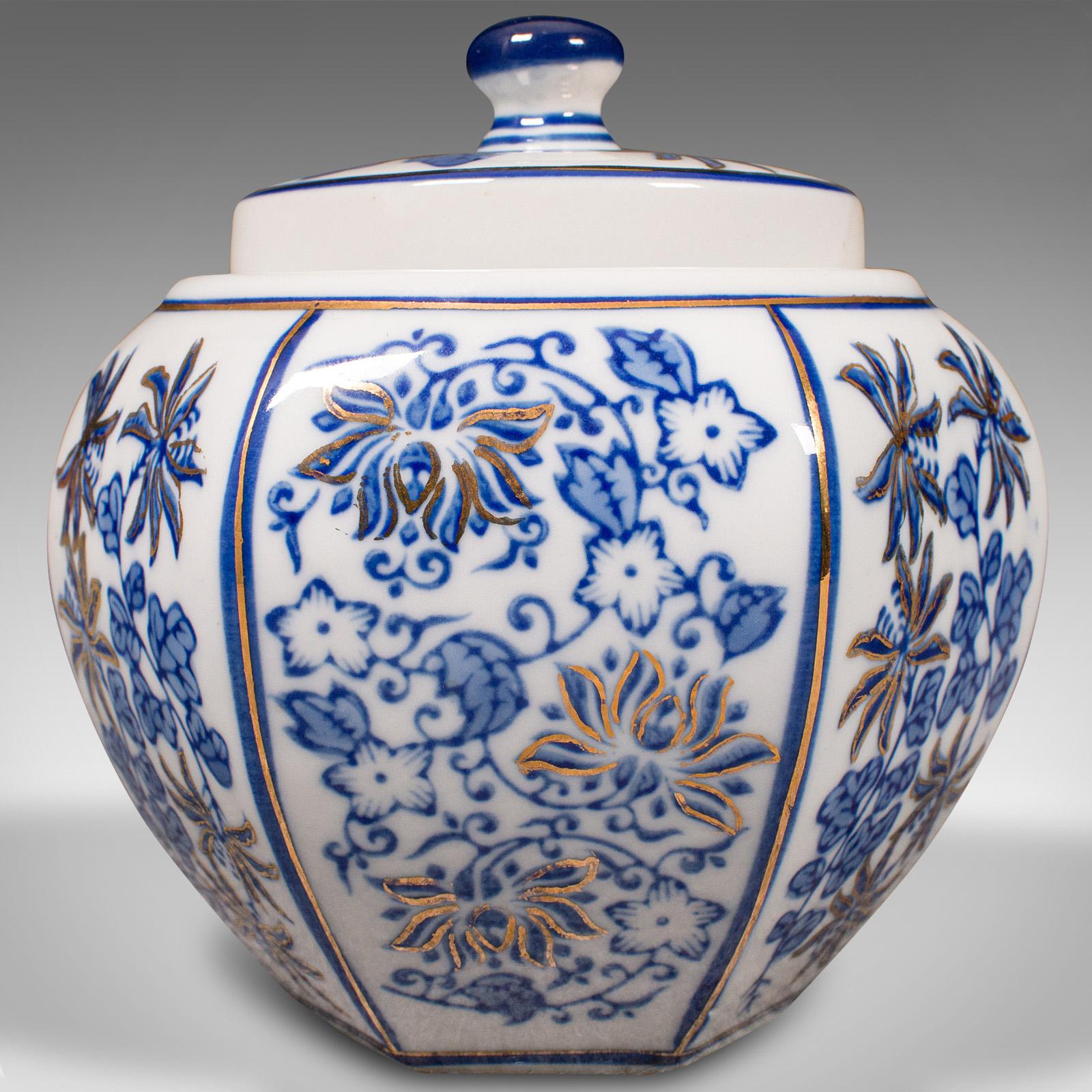 Vintage Blue and White Spice Jar, Chinese, Ceramic, Decorative Pot, Art Deco For Sale 5