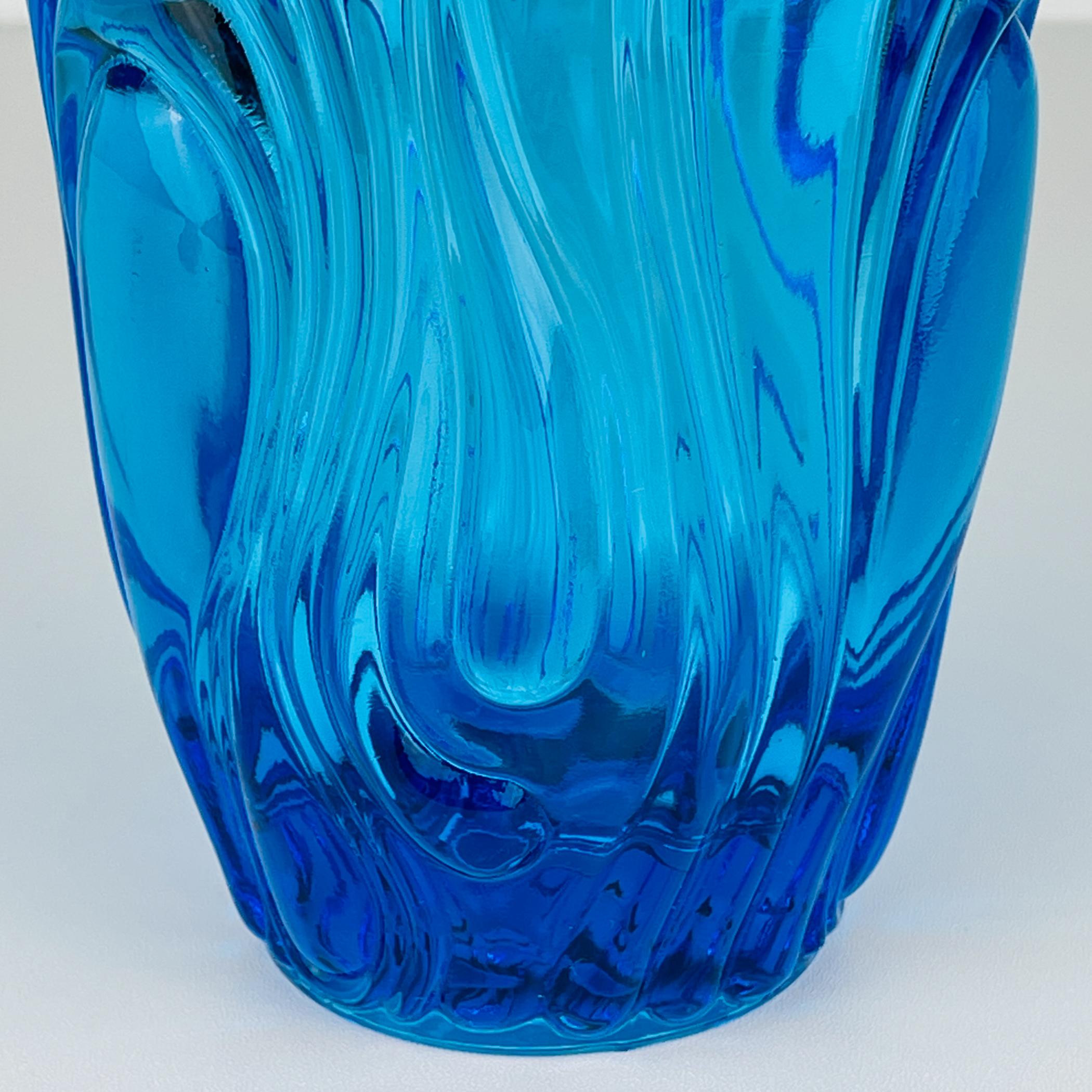 Blaue Vase aus Kunstglas, Italien 1970er Jahre (Italienisch) im Angebot