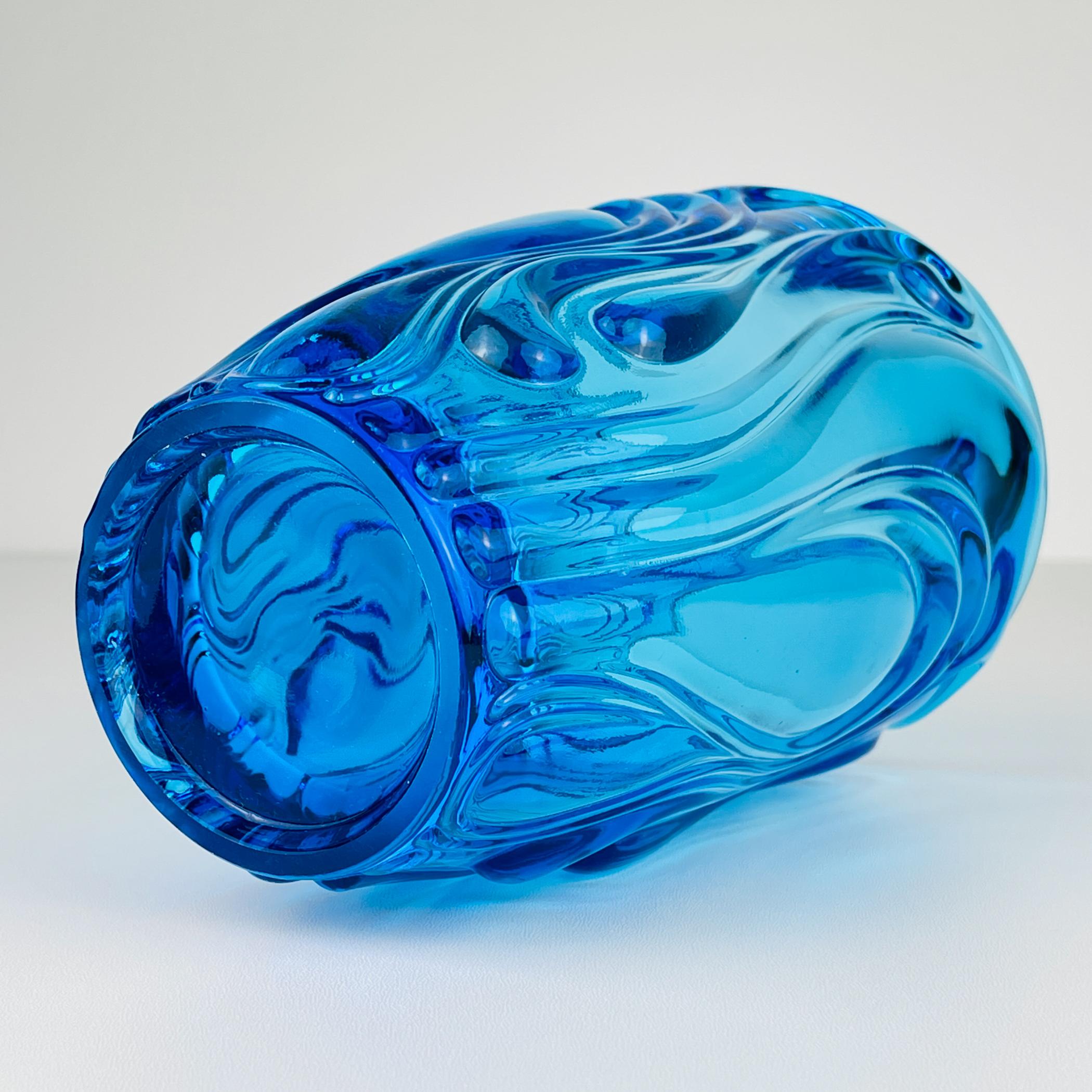 Blaue Vase aus Kunstglas, Italien 1970er Jahre (Glaskunst) im Angebot