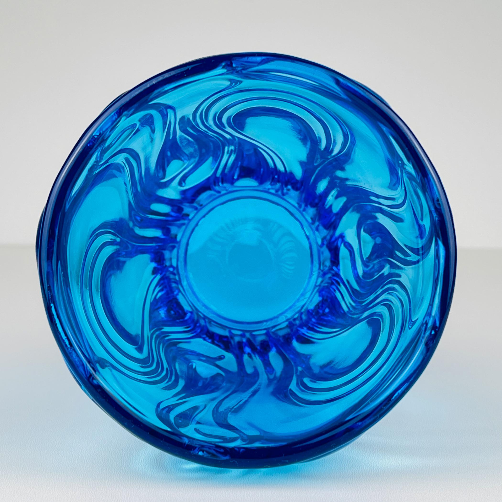 Blaue Vase aus Kunstglas, Italien 1970er Jahre im Angebot 1