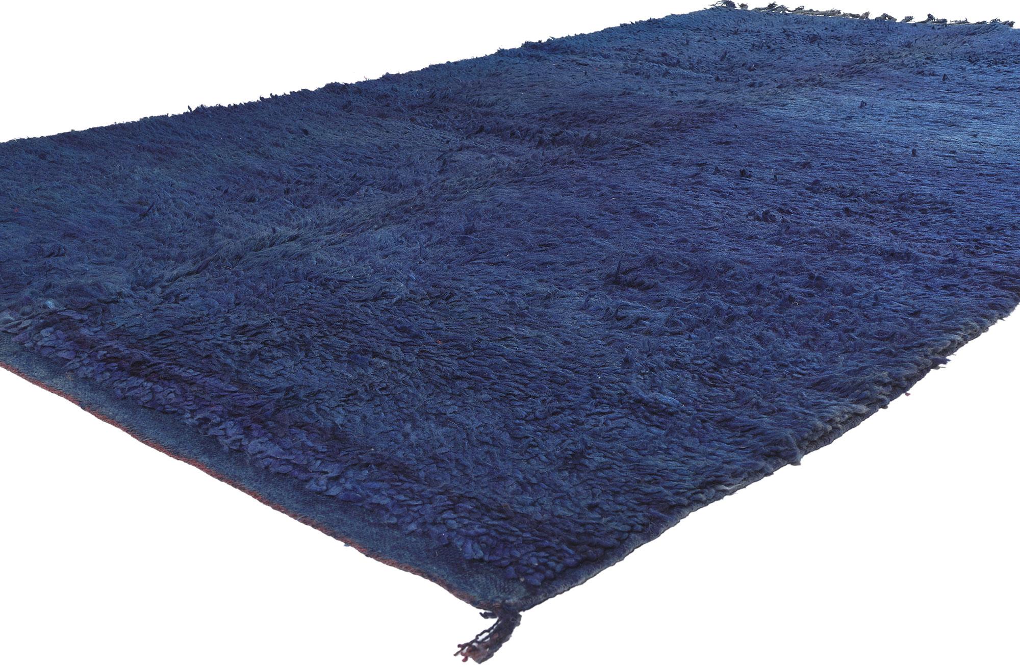 20645 Tapis marocain Beni MGuild bleu vintage, 05'10 x 10'04.

Dans le domaine enchanteur de l'esthétique Shibui, découvrez l'attrait de ce tapis marocain Beni Rugs vintage en laine nouée à la main - un chef-d'œuvre du Moyen Atlas central