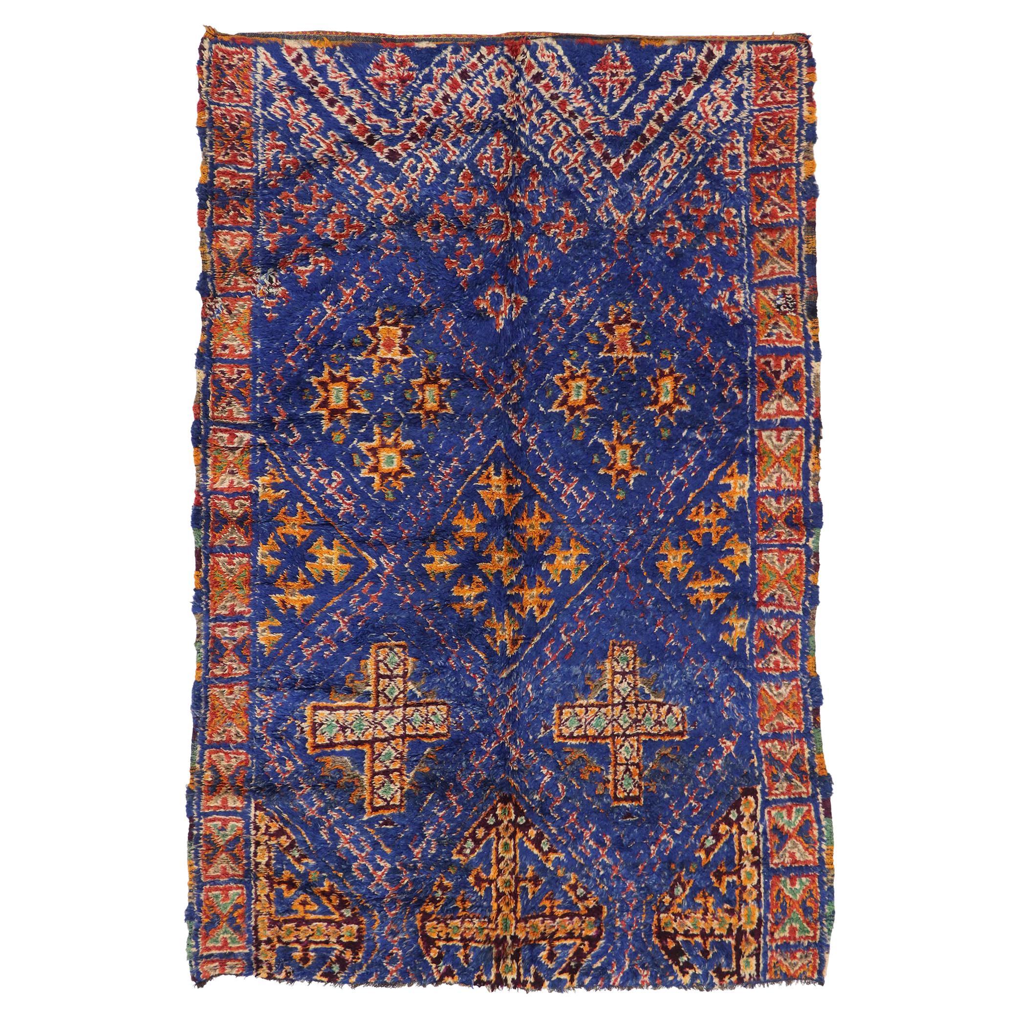 Tapis marocain vintage bleu de la guilde Beni M'guild avec style tribal
