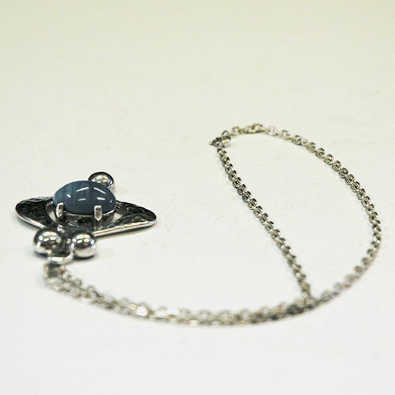 Beautiful blue 'Bergslagen stone' midcentury necklace by Ove Nordström, Skinnskatteberg 1971. Sweden. The stone has various shades of blue color and are originally the 