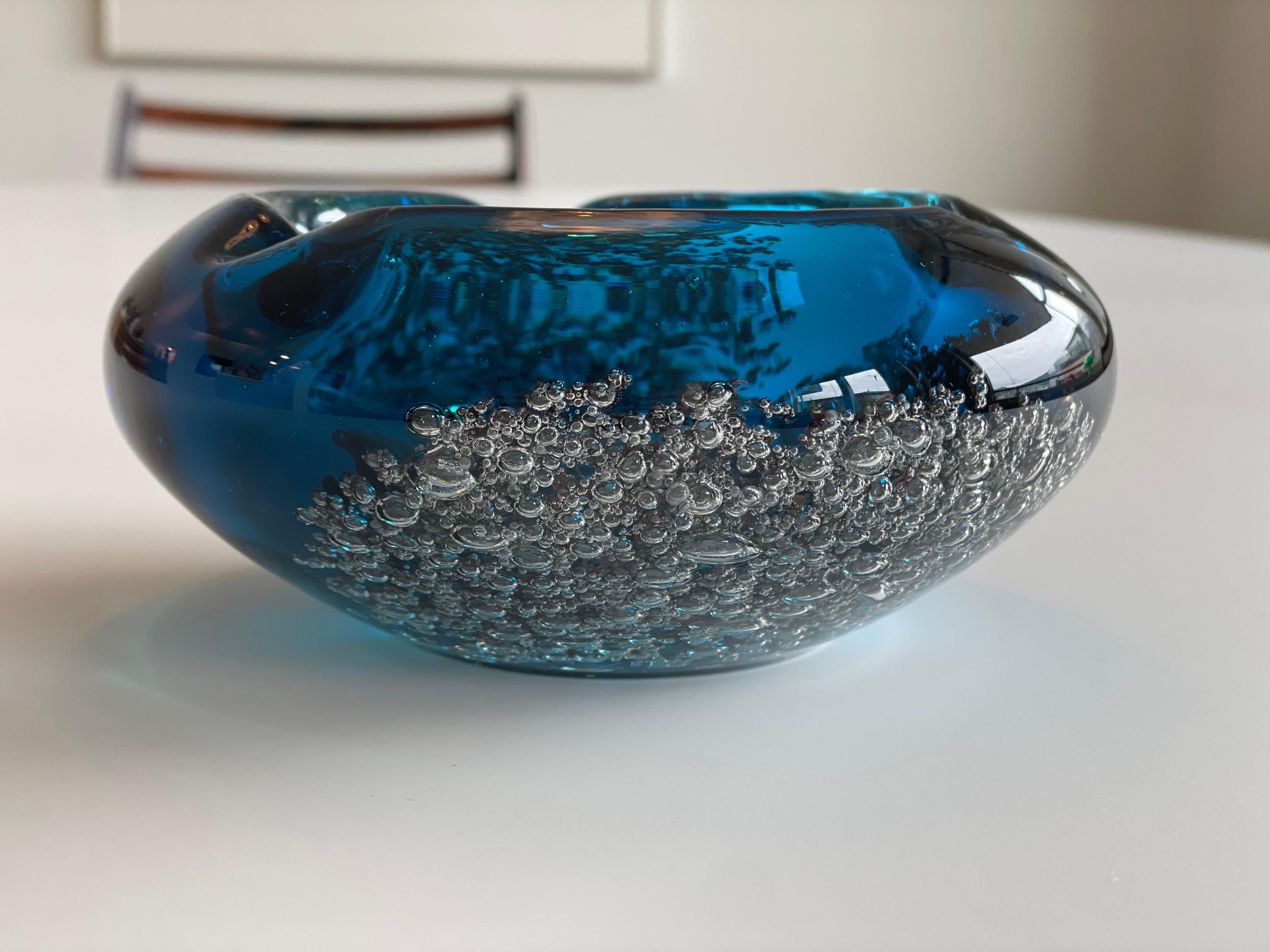 Mid-Century Modern Vintage Blue Bobbel Artglass Bowl Ashtray, Italy 1970s For Sale