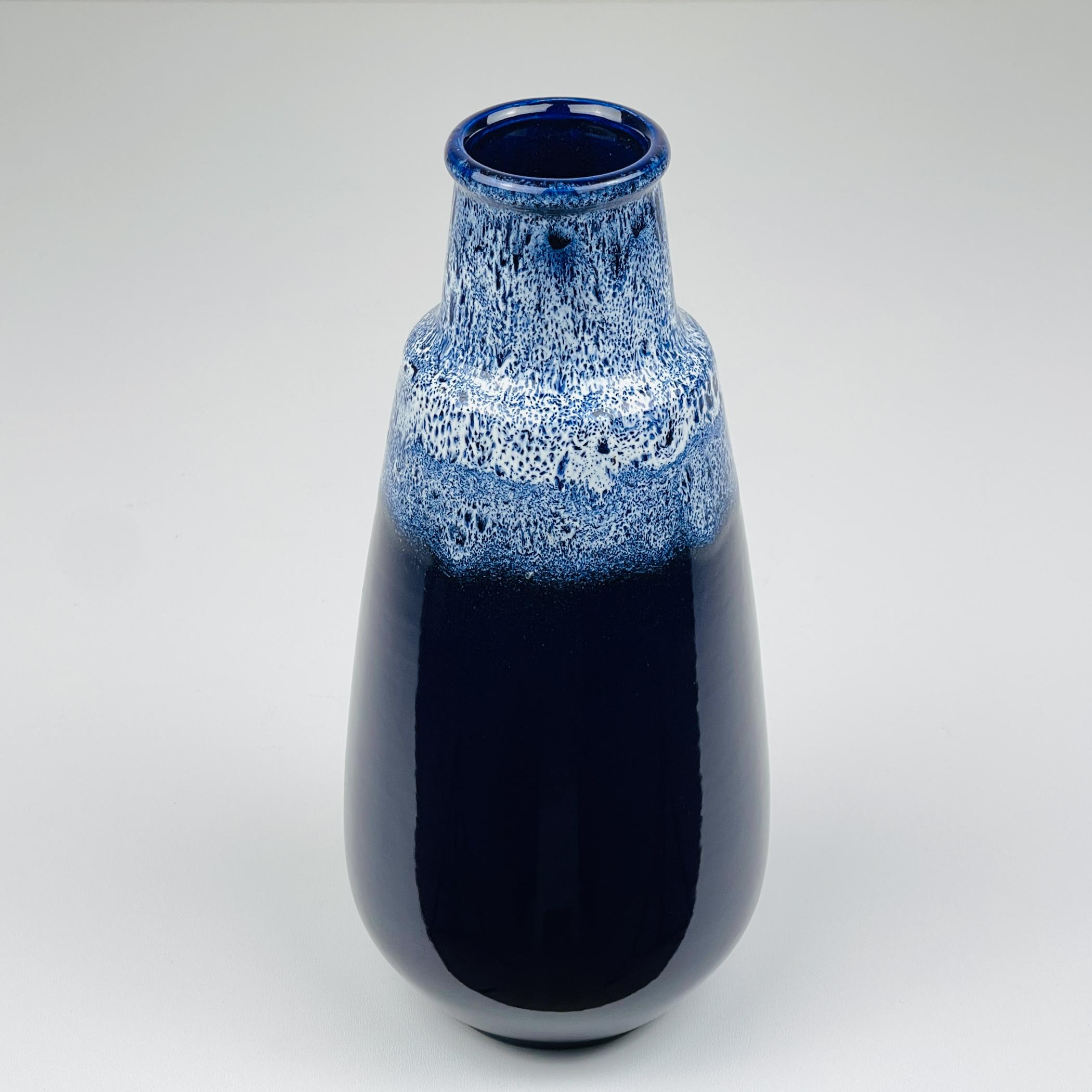 Allemand Vase en céramique bleue Lava de Jasba, Allemagne de l'Ouest, années 1960 en vente