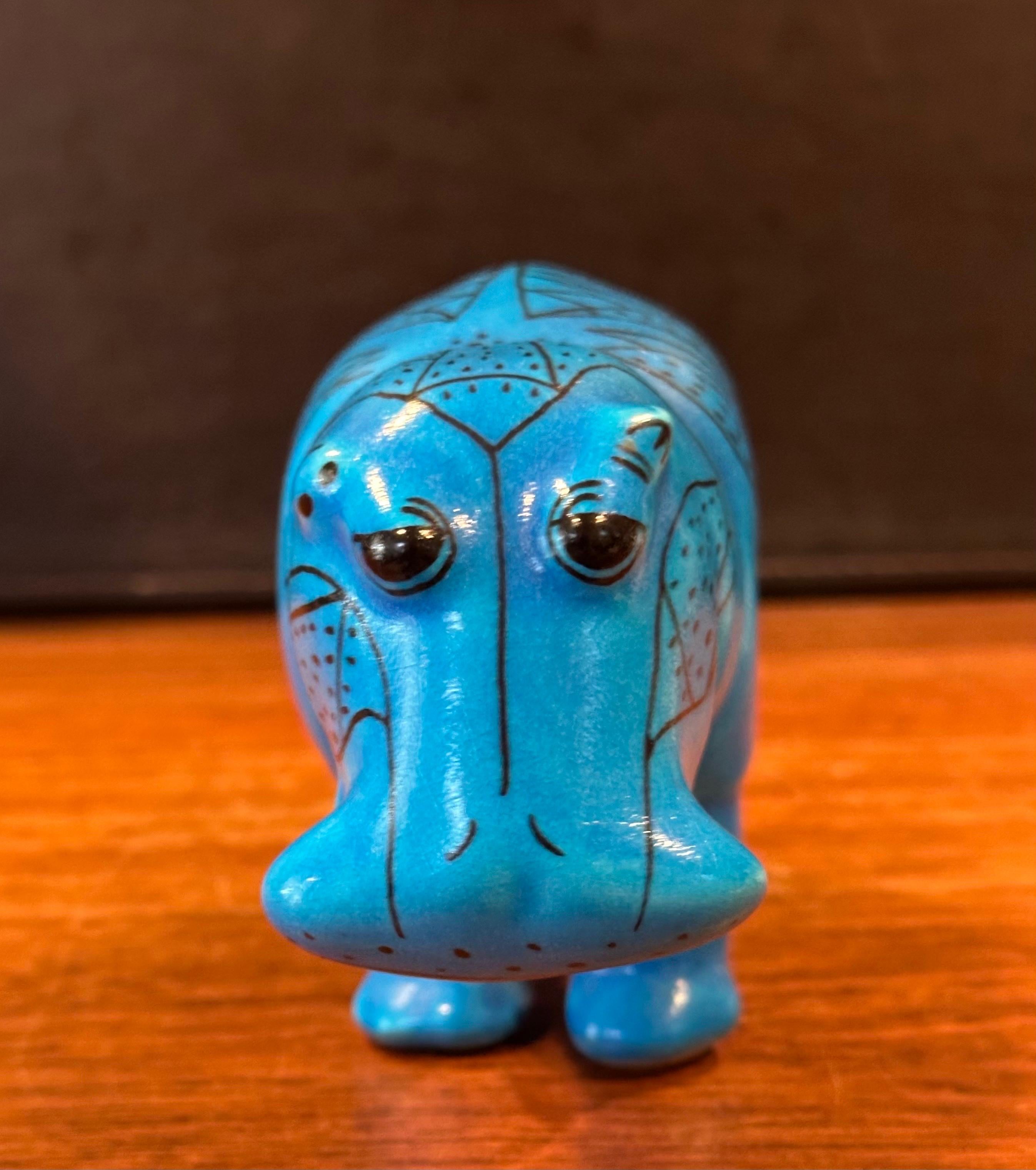 Scultura vintage in ceramica blu 