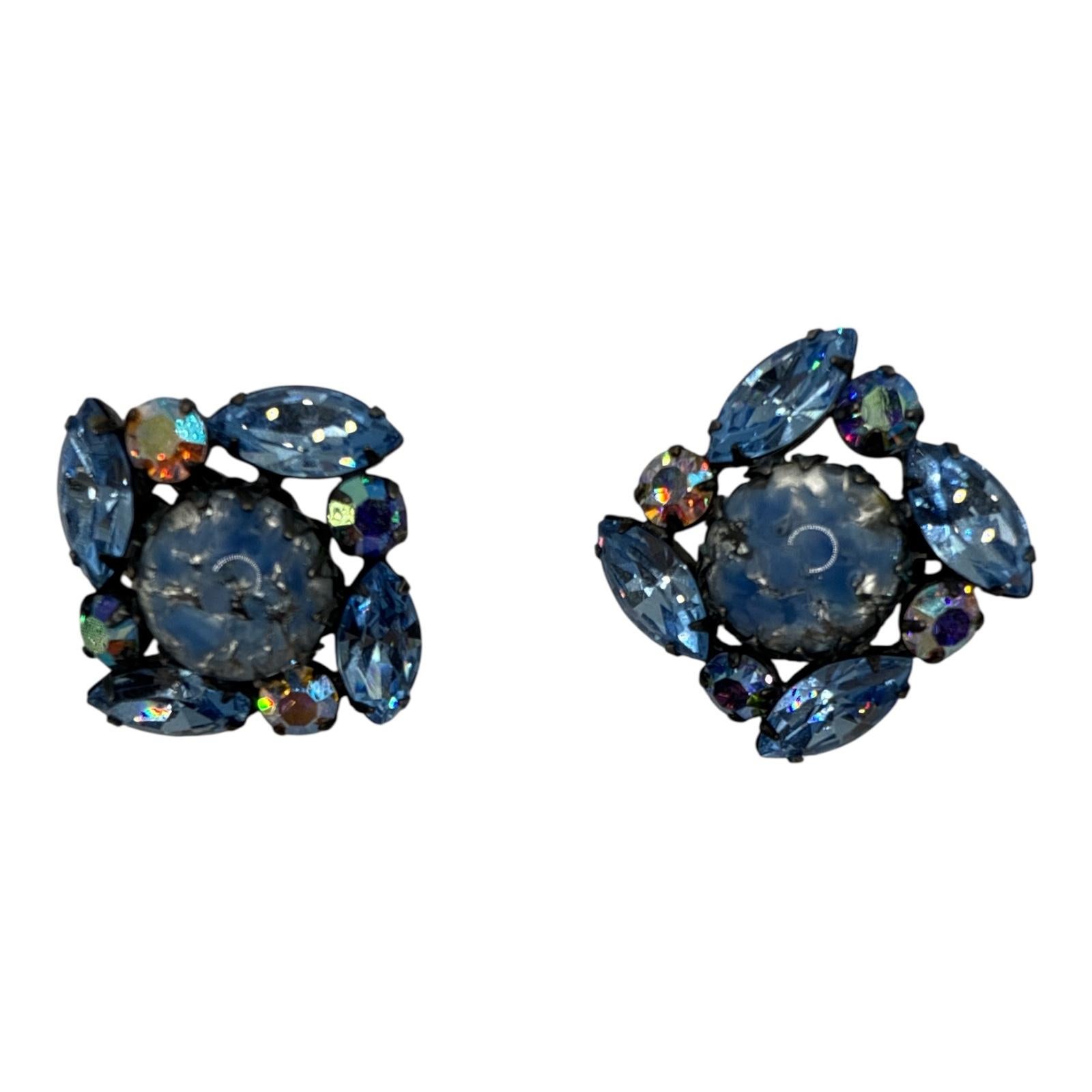 Pendientes vintage de clip de cristal azul, estilo austriaco de los años 50 en venta 5