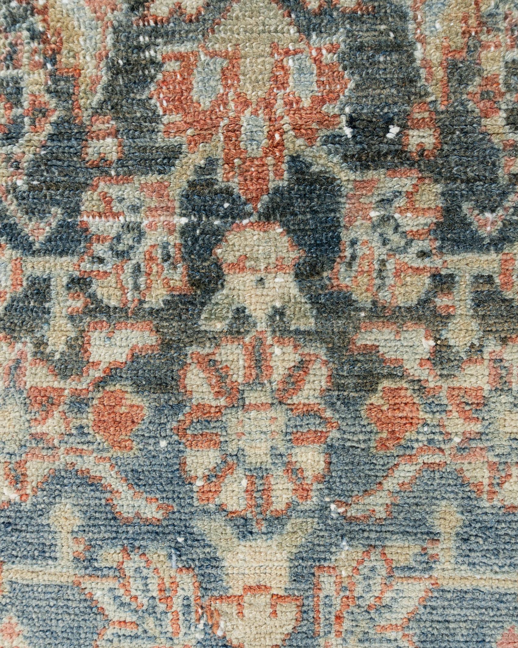 Vintage Blue Distressed Persian Malayer Läufer im Angebot 2