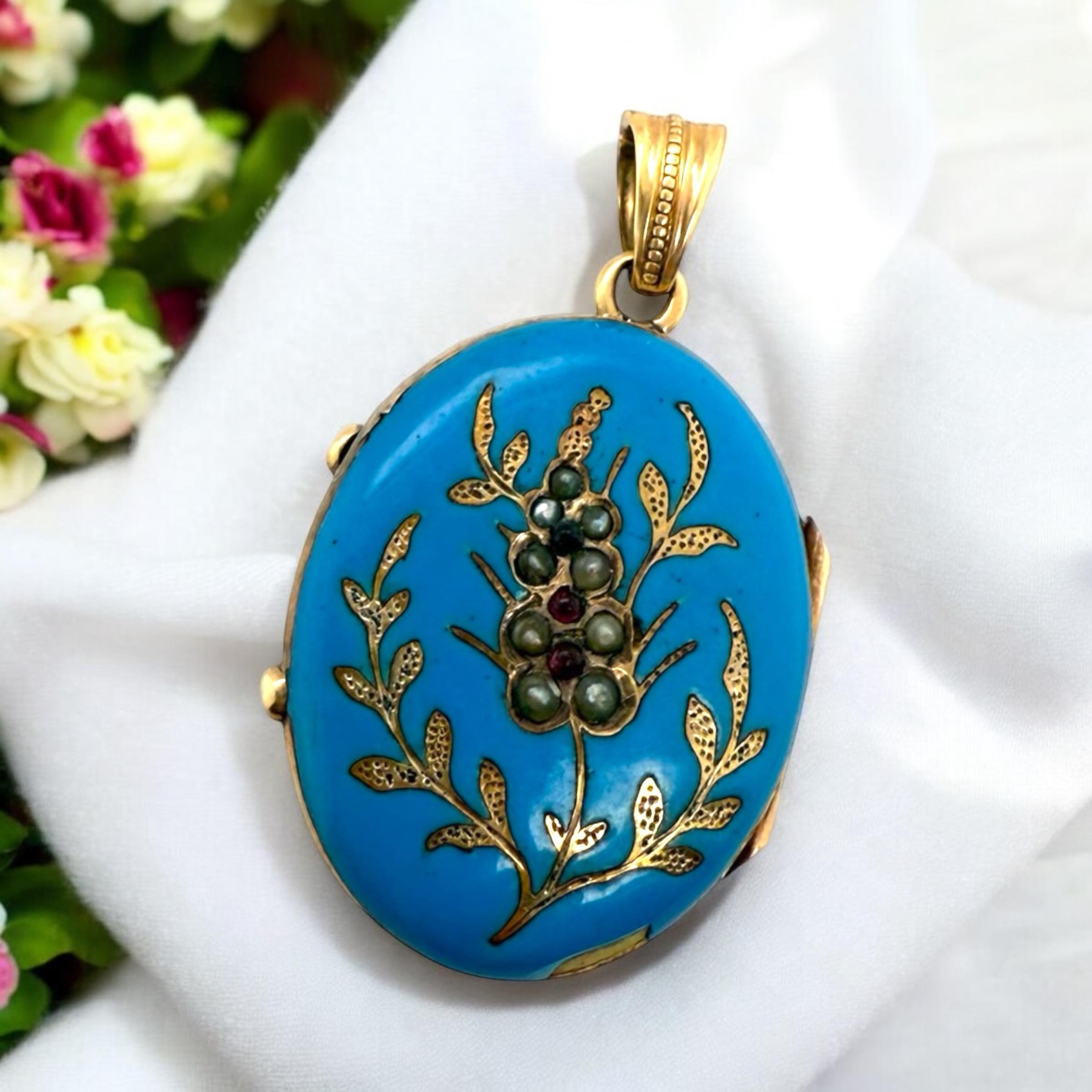 On reste bouche bée devant cette beauté vintage ! !!
C'est la pièce de collection par excellence.
Complet avec photos d'origine !!!

Matériau : Or jaune 14K
Époque : Victorienne 1840 - 1900
Longueur : 1 1/8 pouces
Largeur : 1/2 pouce
Poids : 4,5