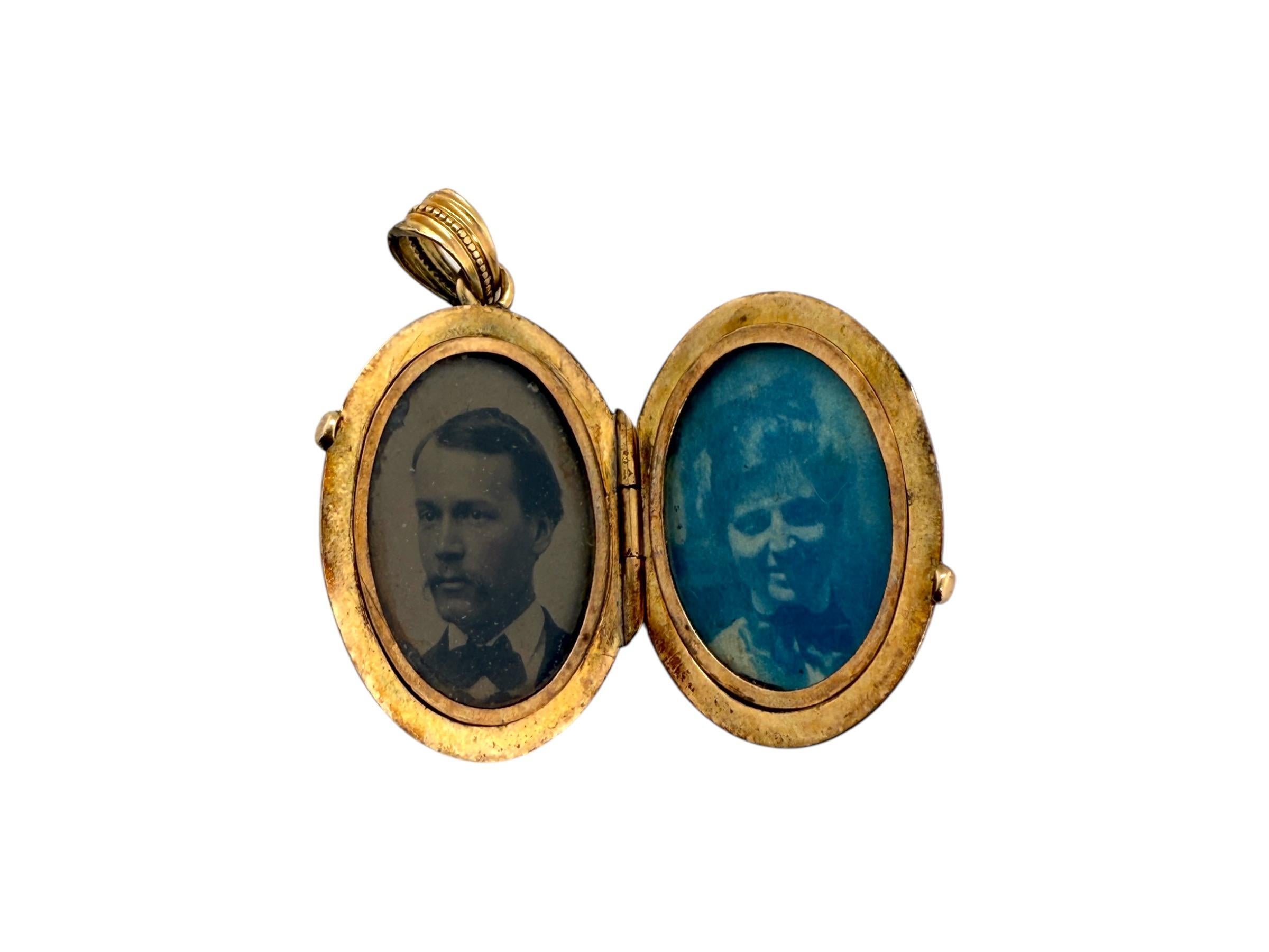 Pendentif médaillon vintage en émail bleu or 14K Pour femmes en vente