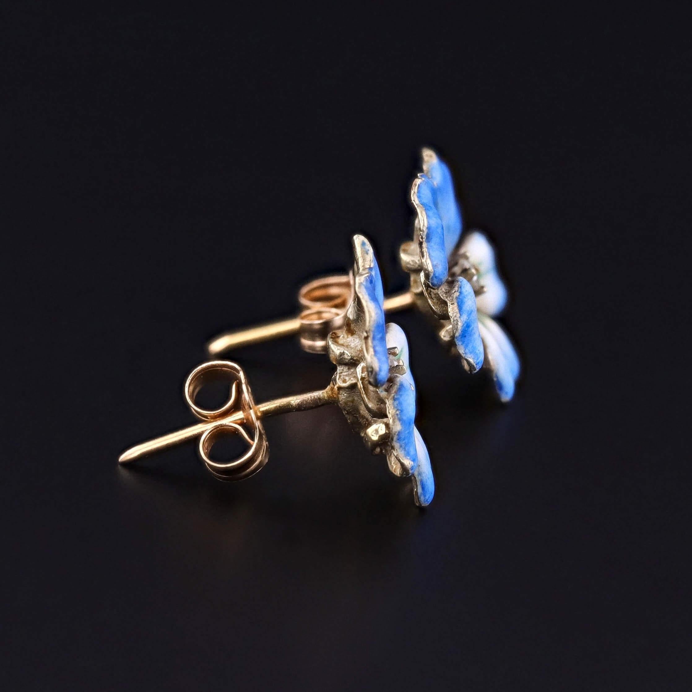 Orecchini a forma di viola del pensiero con smalto blu d'epoca in oro 14k In condizioni buone in vendita a Lewisburg, PA