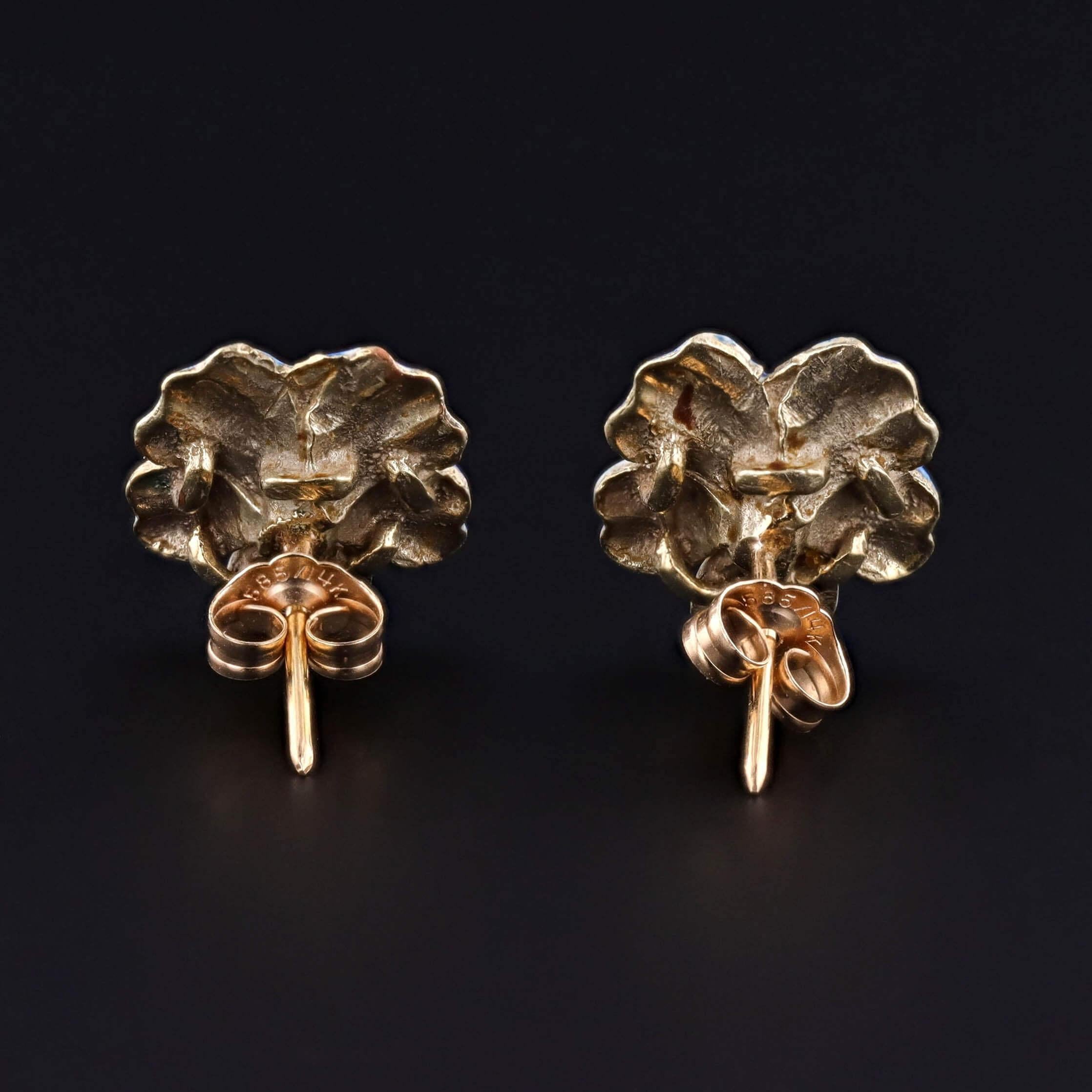 Donna Orecchini a forma di viola del pensiero con smalto blu d'epoca in oro 14k in vendita