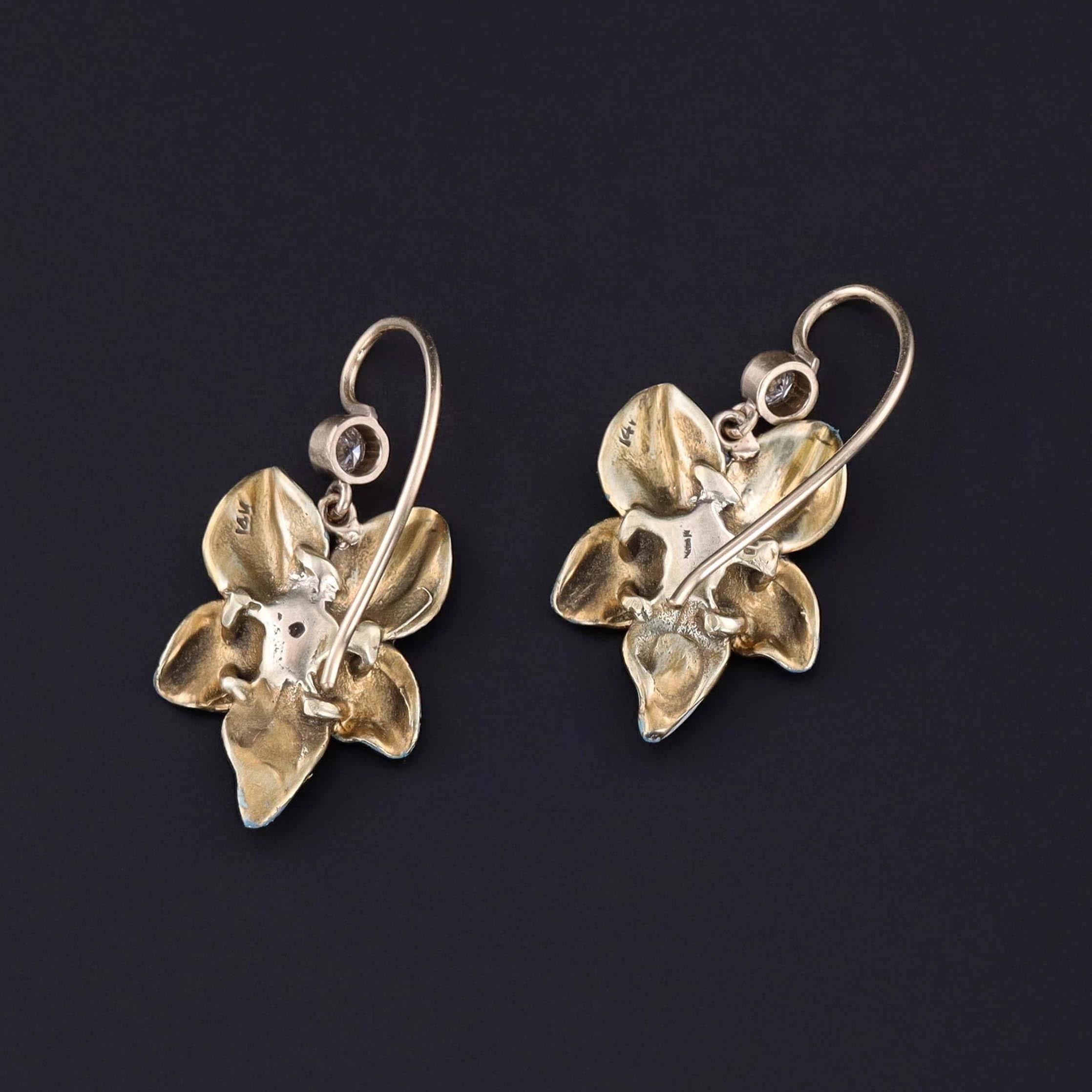 Vintage Blue Enamel Violet Earrings of 14k Gold In Good Condition For Sale In Lewisburg, PA