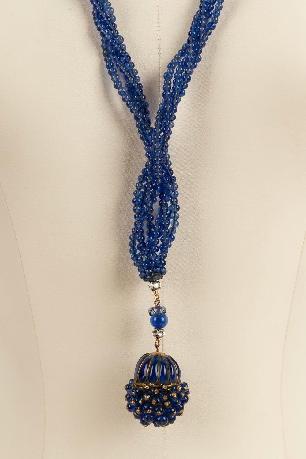Vintage Blue Glass Beads Necklace In Excellent Condition In SAINT-OUEN-SUR-SEINE, FR