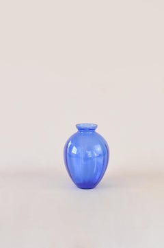 Jarrón redondo de cristal azul vintage