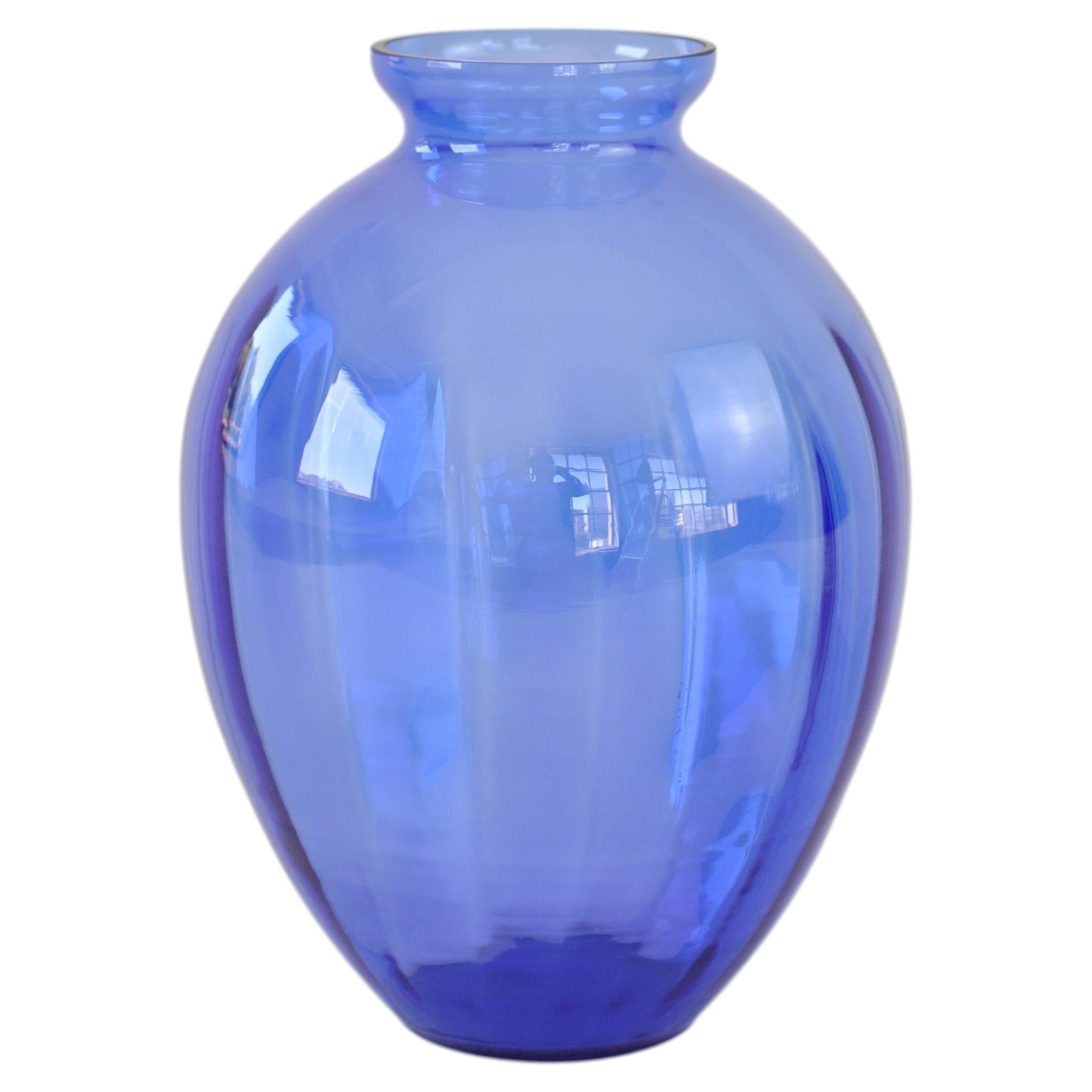 Vaso rotondo in vetro blu vintage