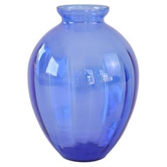 Jarrón redondo de cristal azul vintage