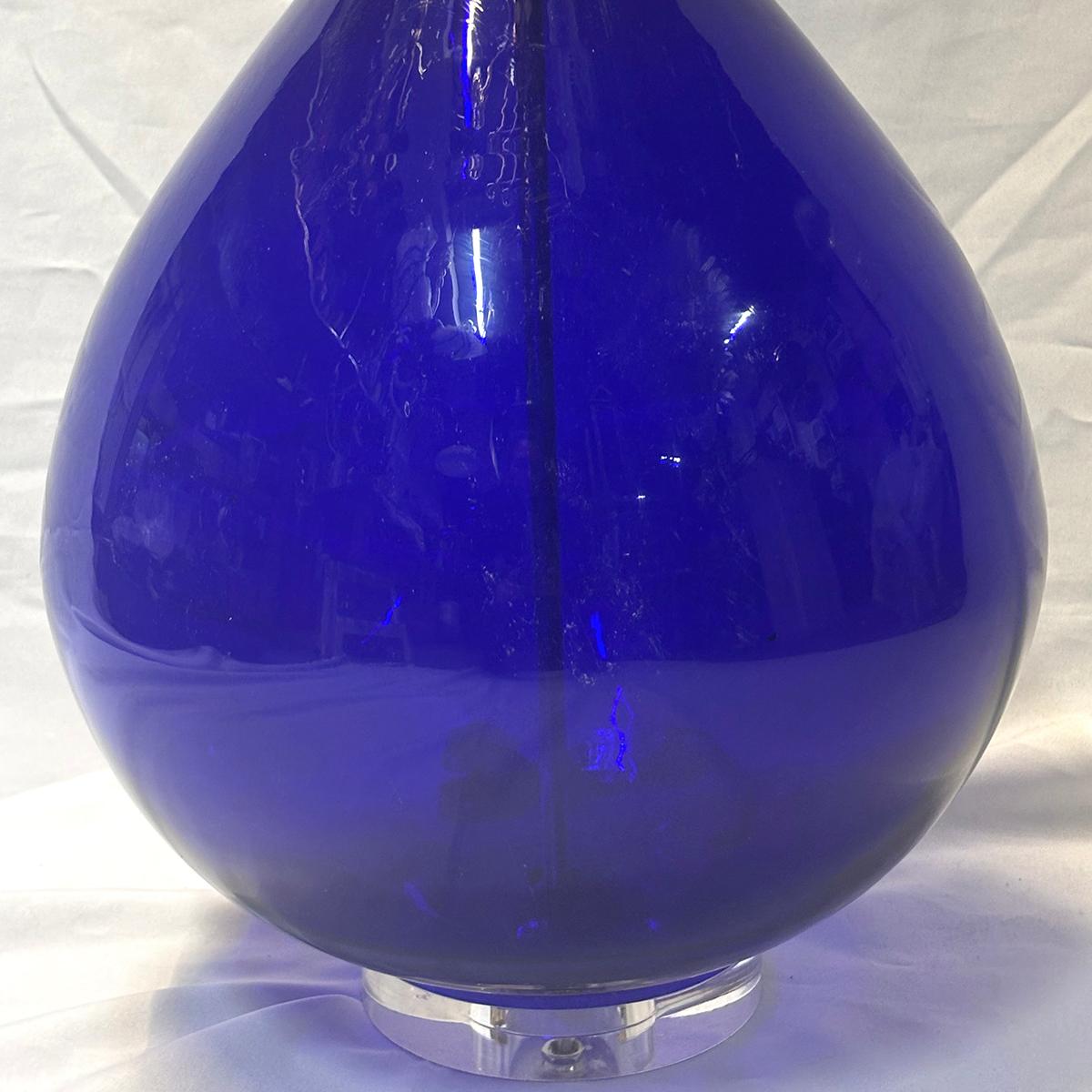 Lampe de table vintage en verre bleu en vente 1