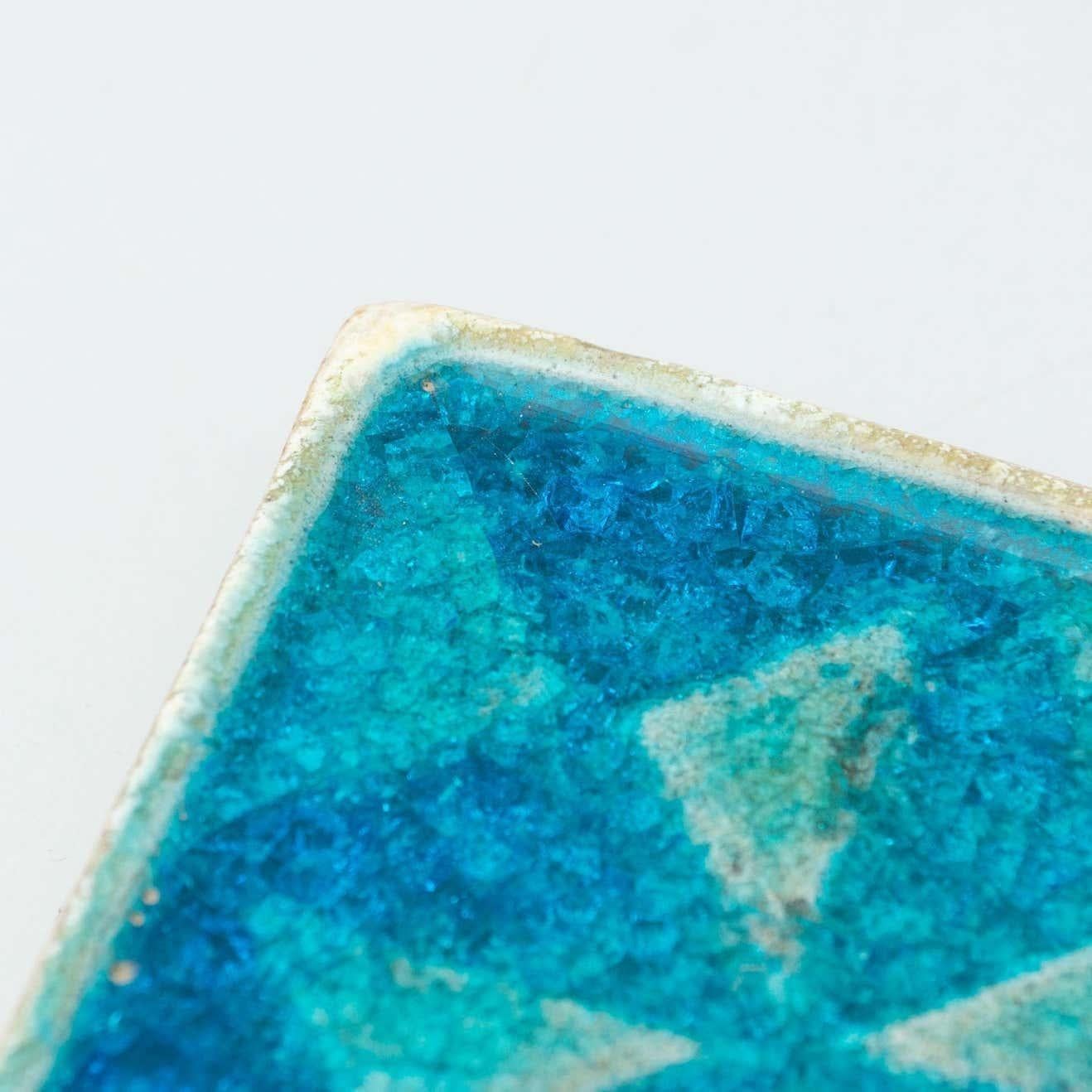 Blaue glasierte Keramikdose, handschriftlich signiert von Cases, um 1960 im Angebot 6